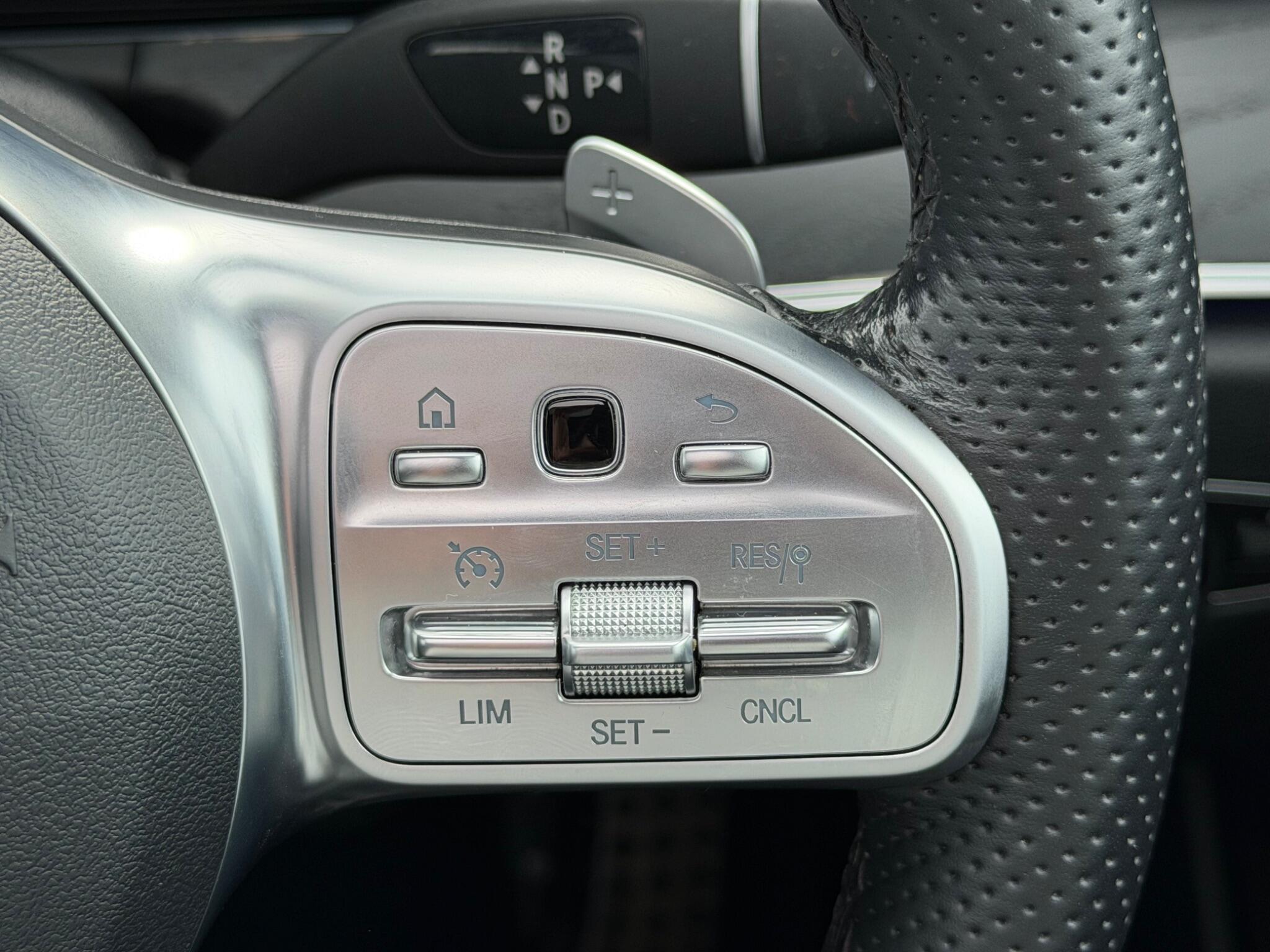 Mercedes-Benz E-Class view 29