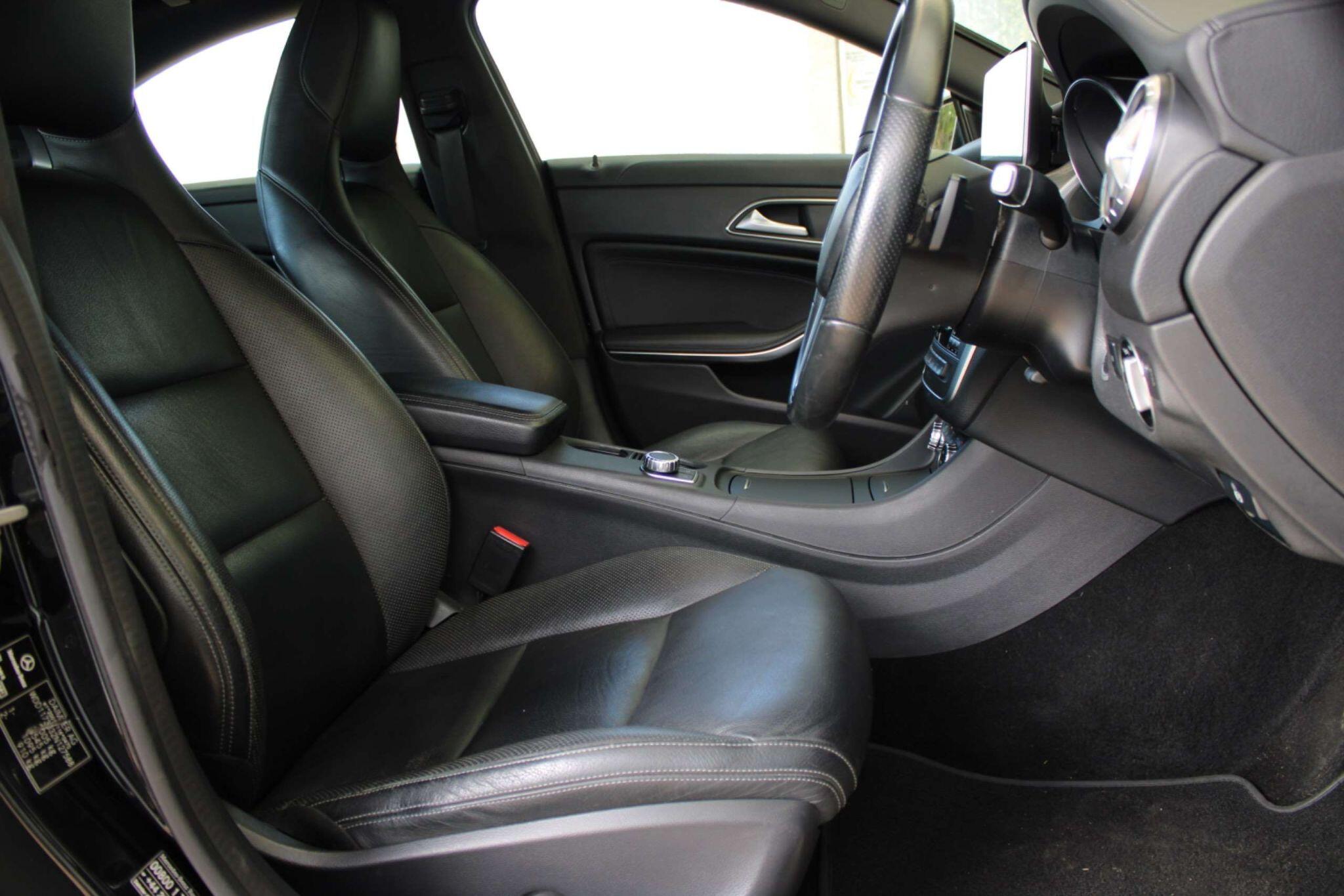 Mercedes-Benz Cla view 40