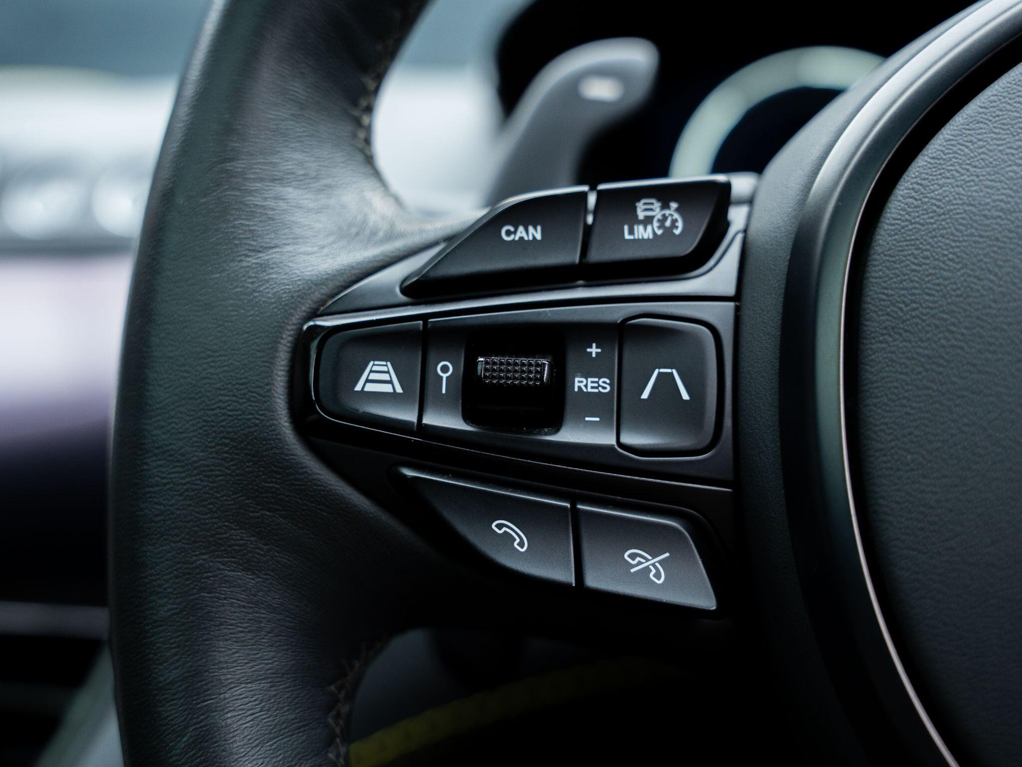 Aston Martin DBX view 26