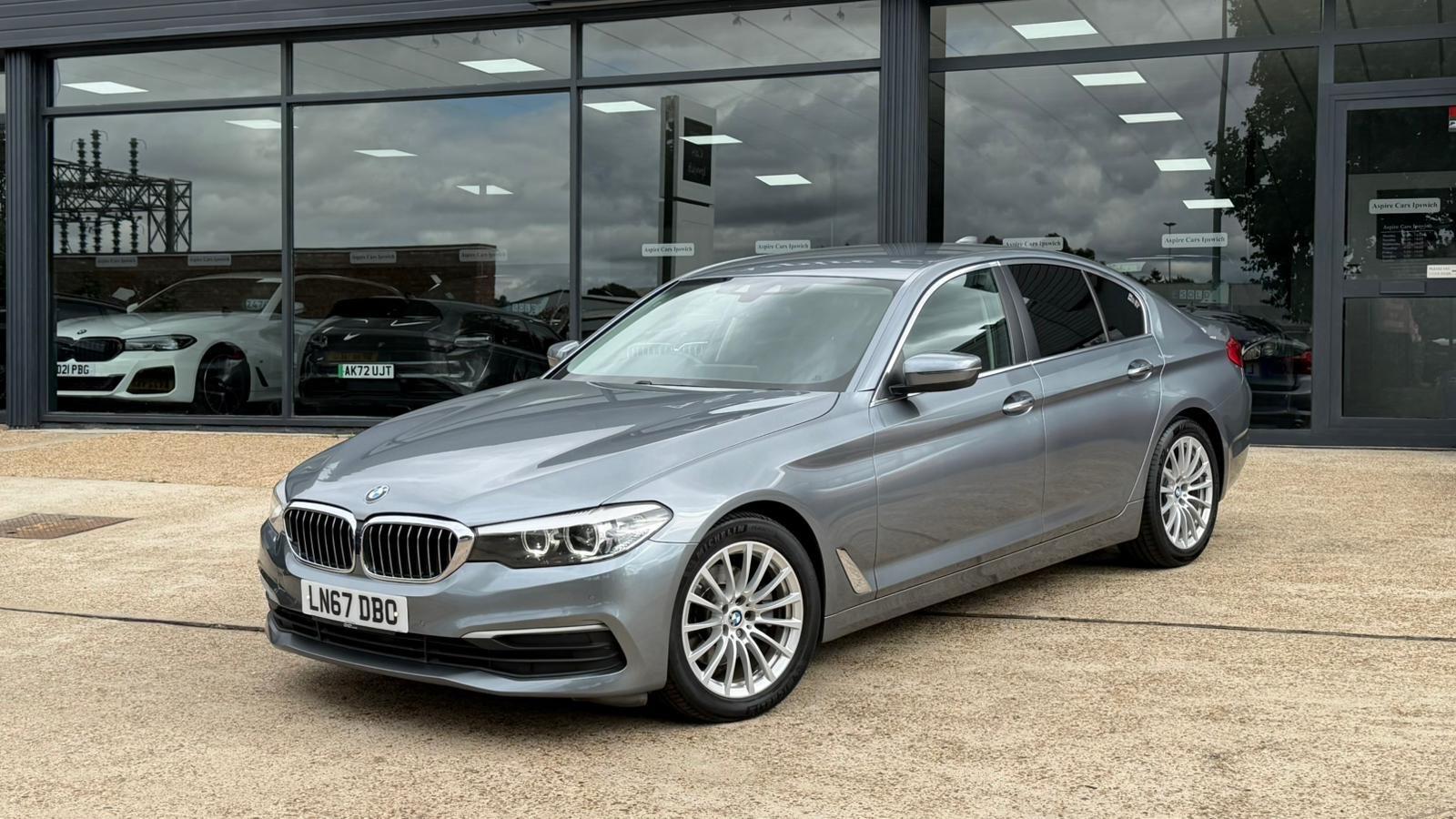 BMW 5 Series view 4