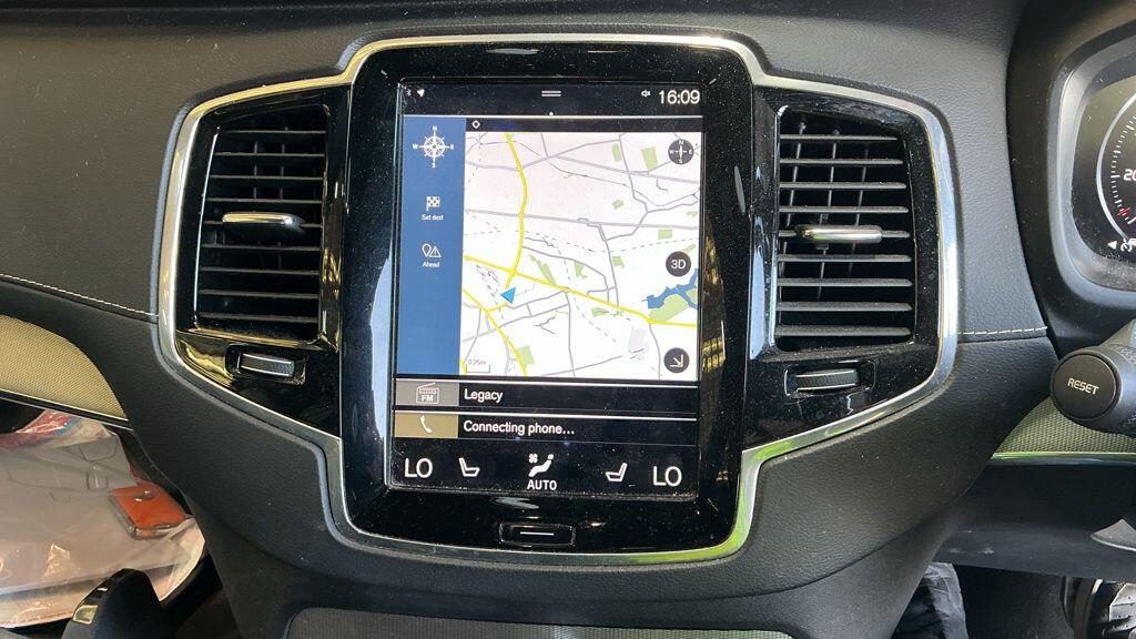 Volvo XC90 view 17
