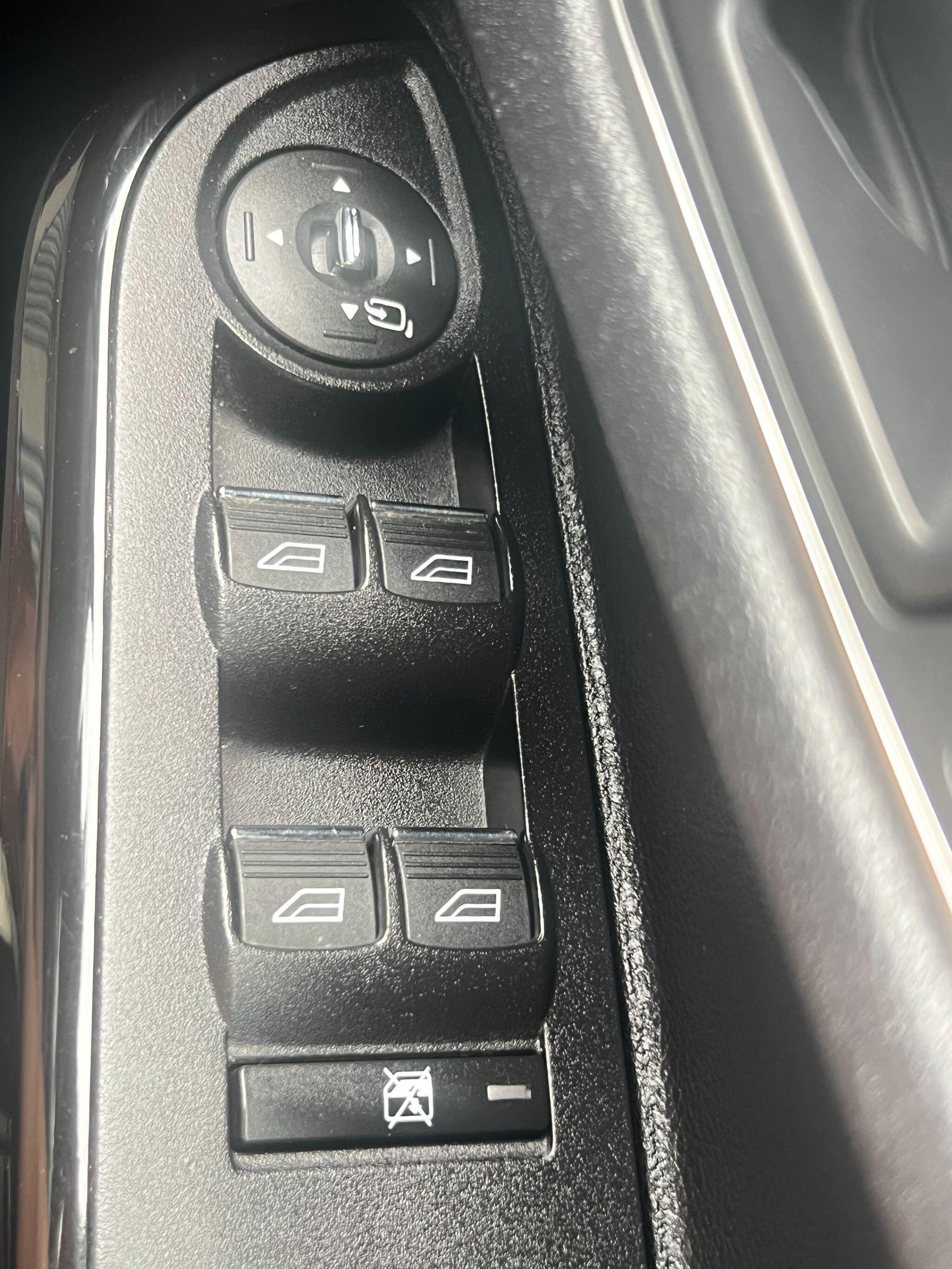 Ford B-Max view 32