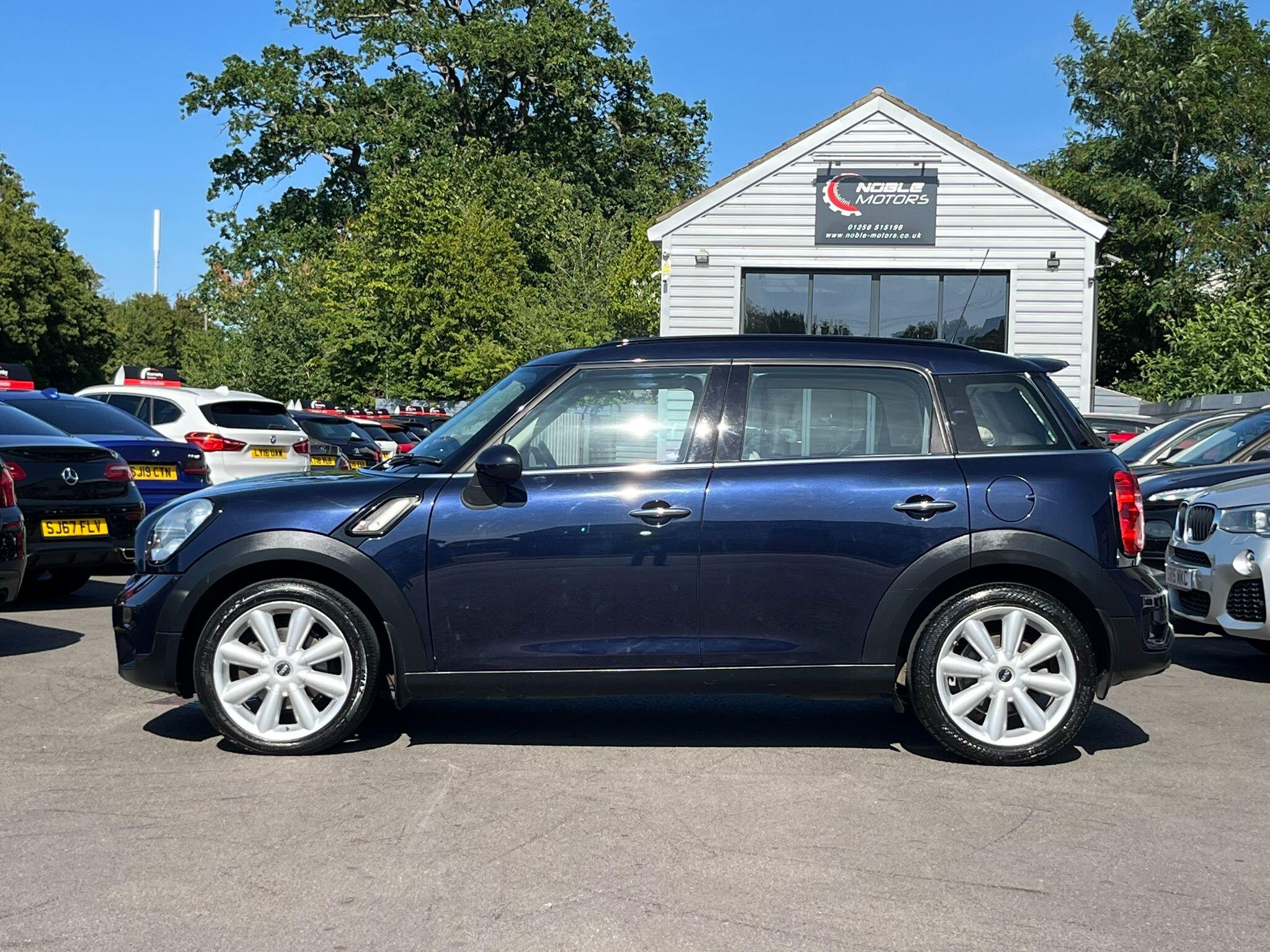 Mini Countryman view 4