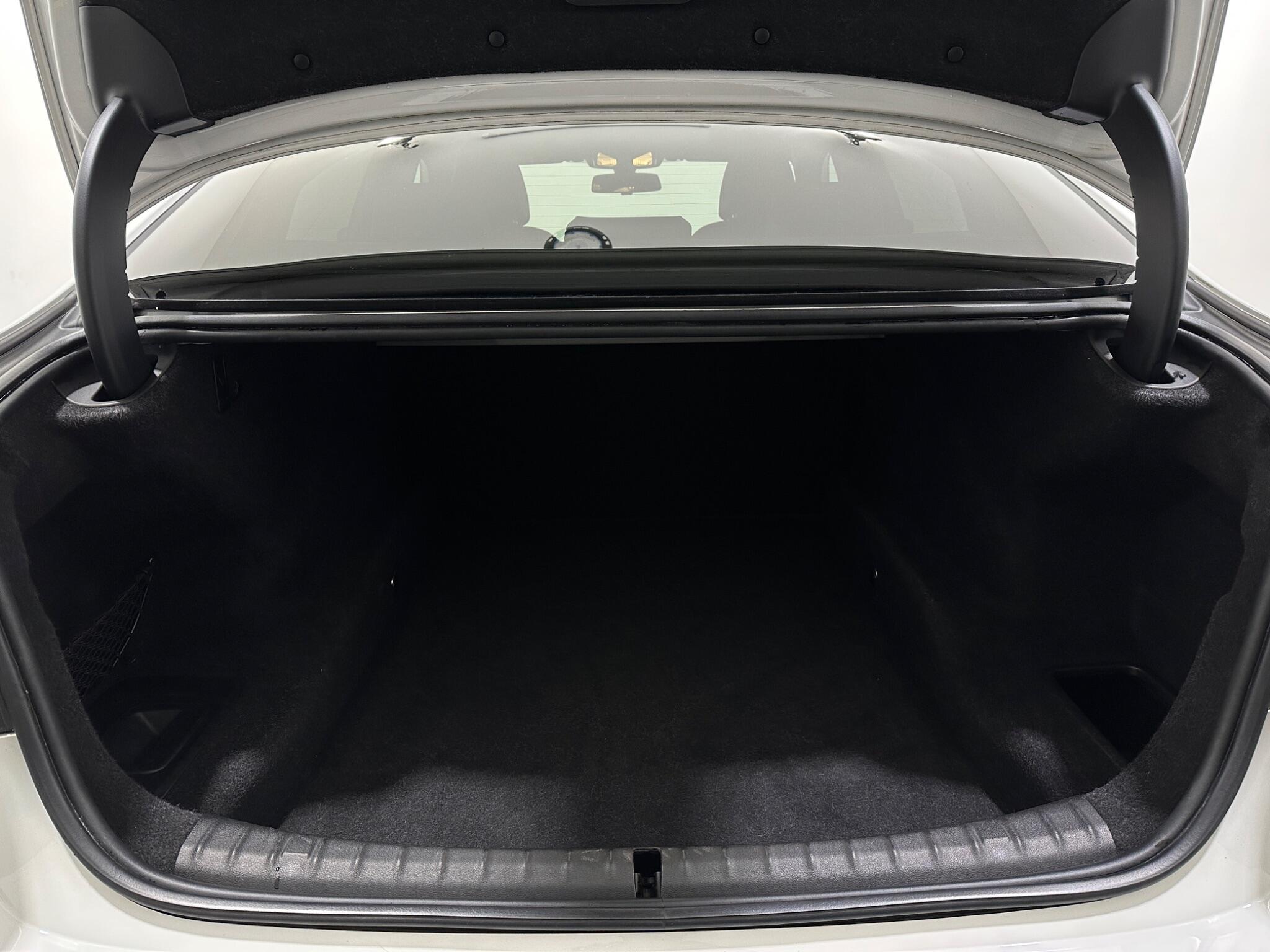 BMW 5 Series view 46