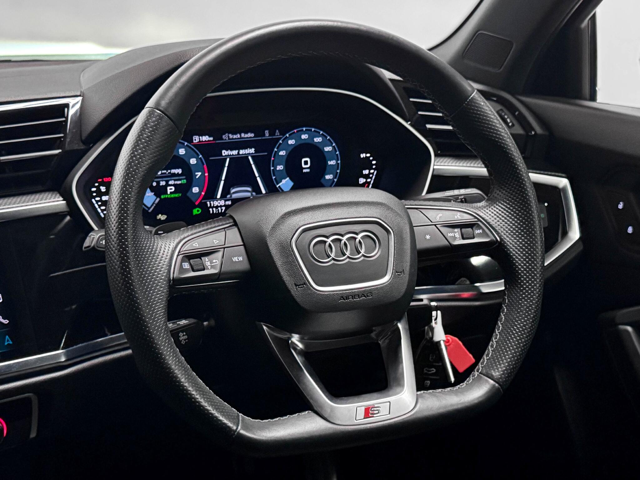 Audi Q3 view 17