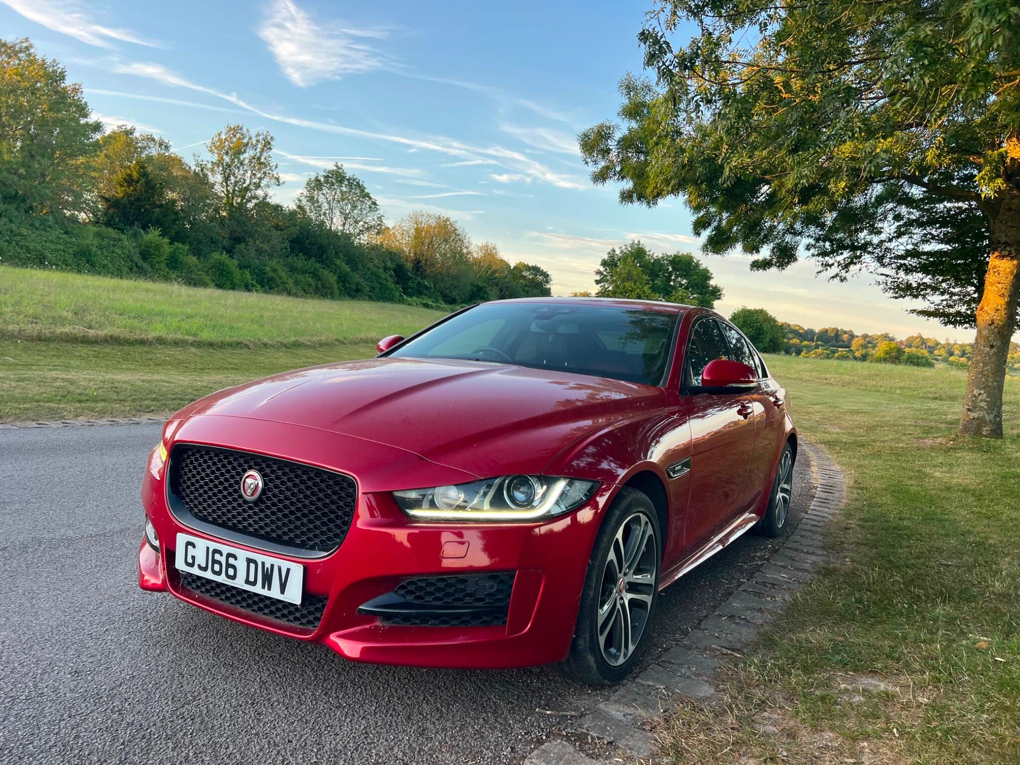 Jaguar Xe main image