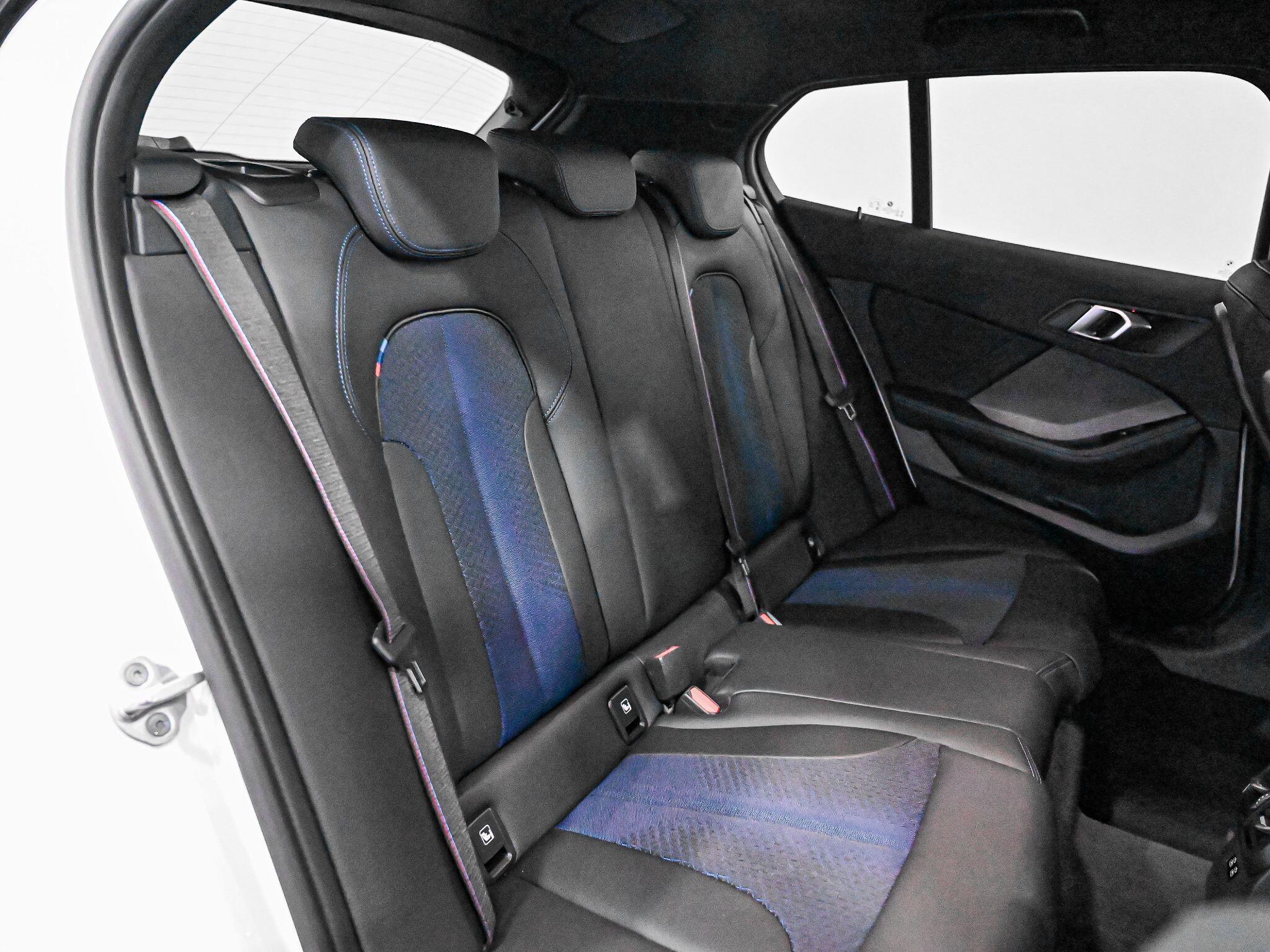 BMW 1 Series view 27
