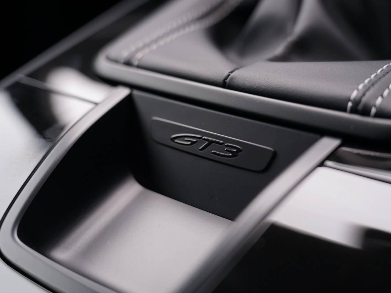 Porsche 911 view 42