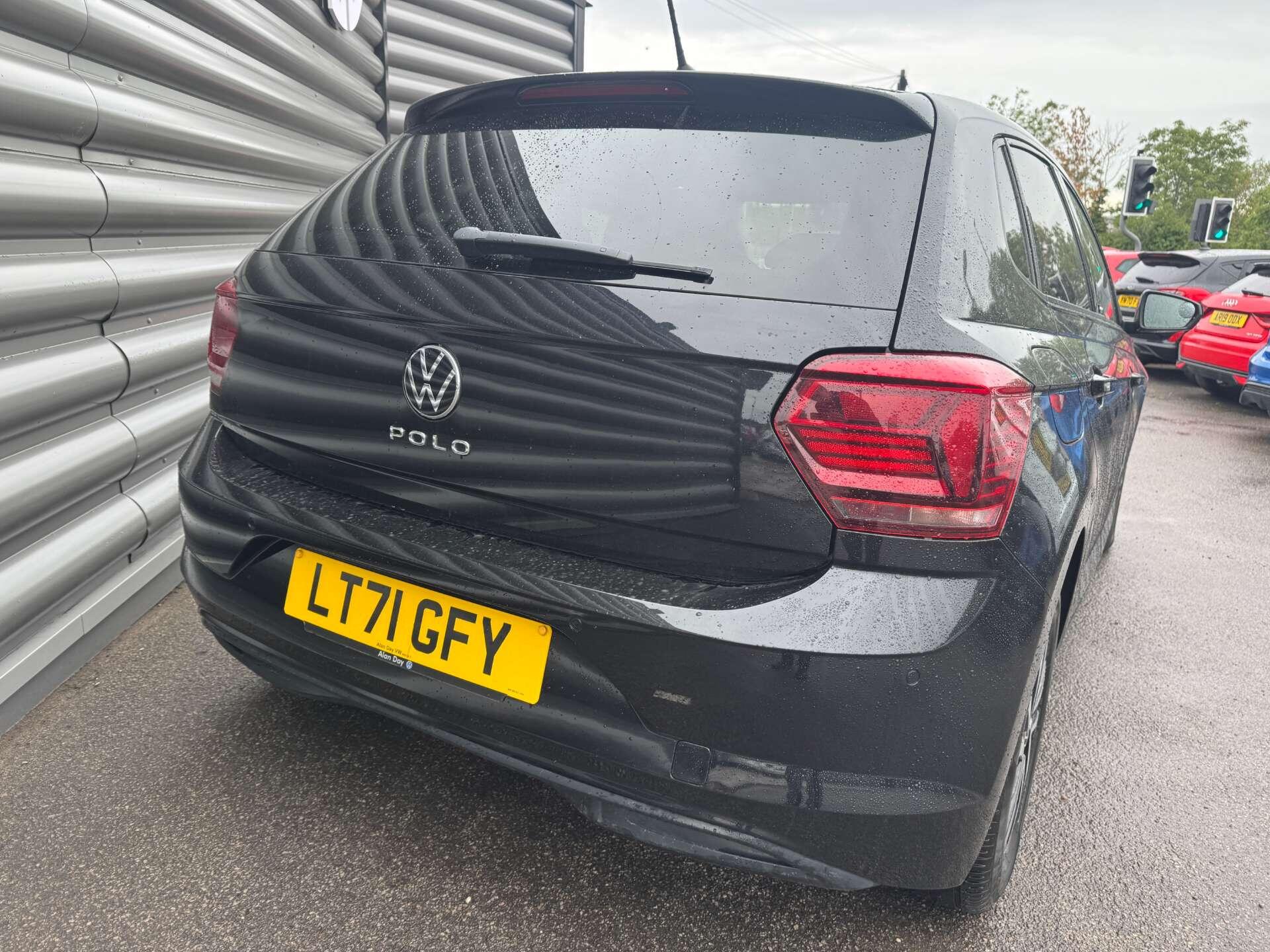 Volkswagen Polo view 9