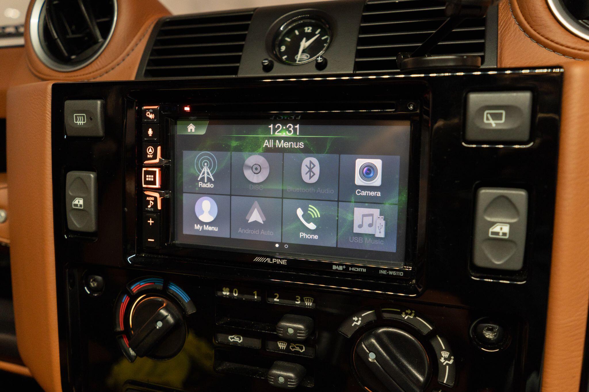 Land Rover Defender view 23
