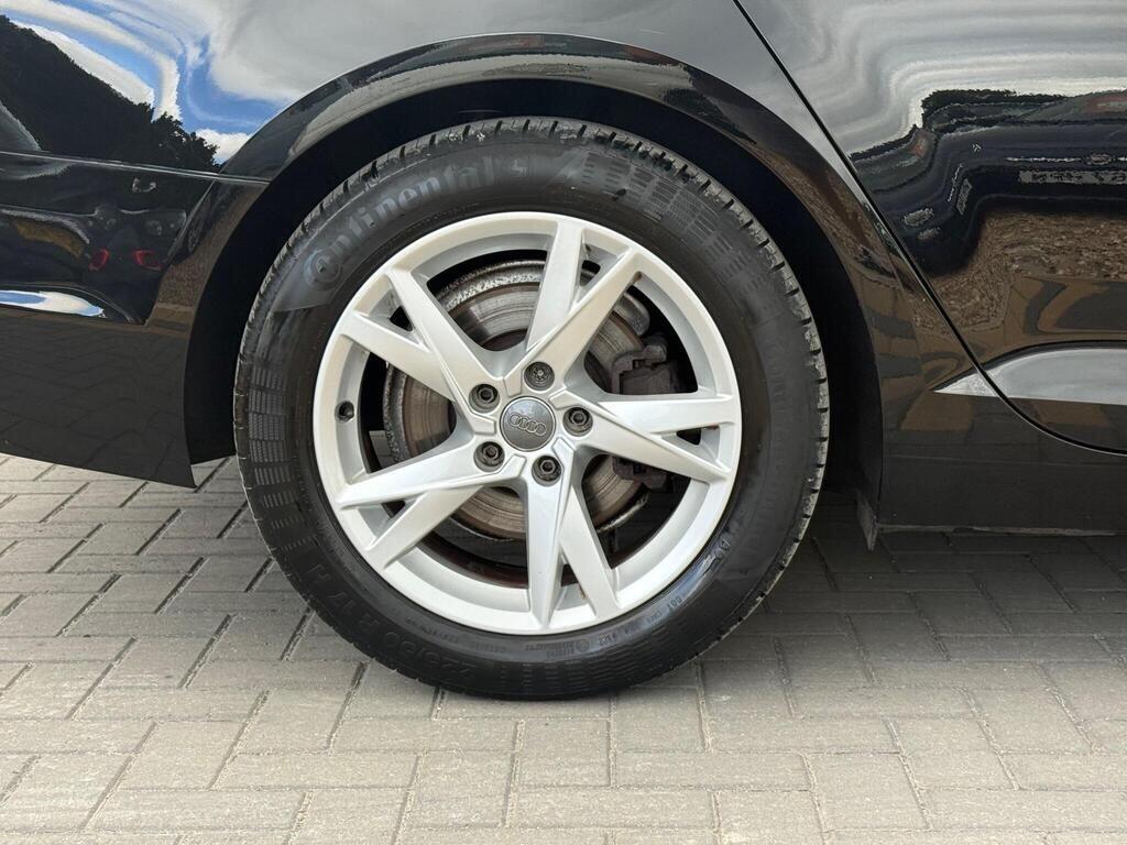 Audi A4 view 10