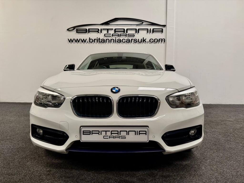 BMW 1 Series view 3