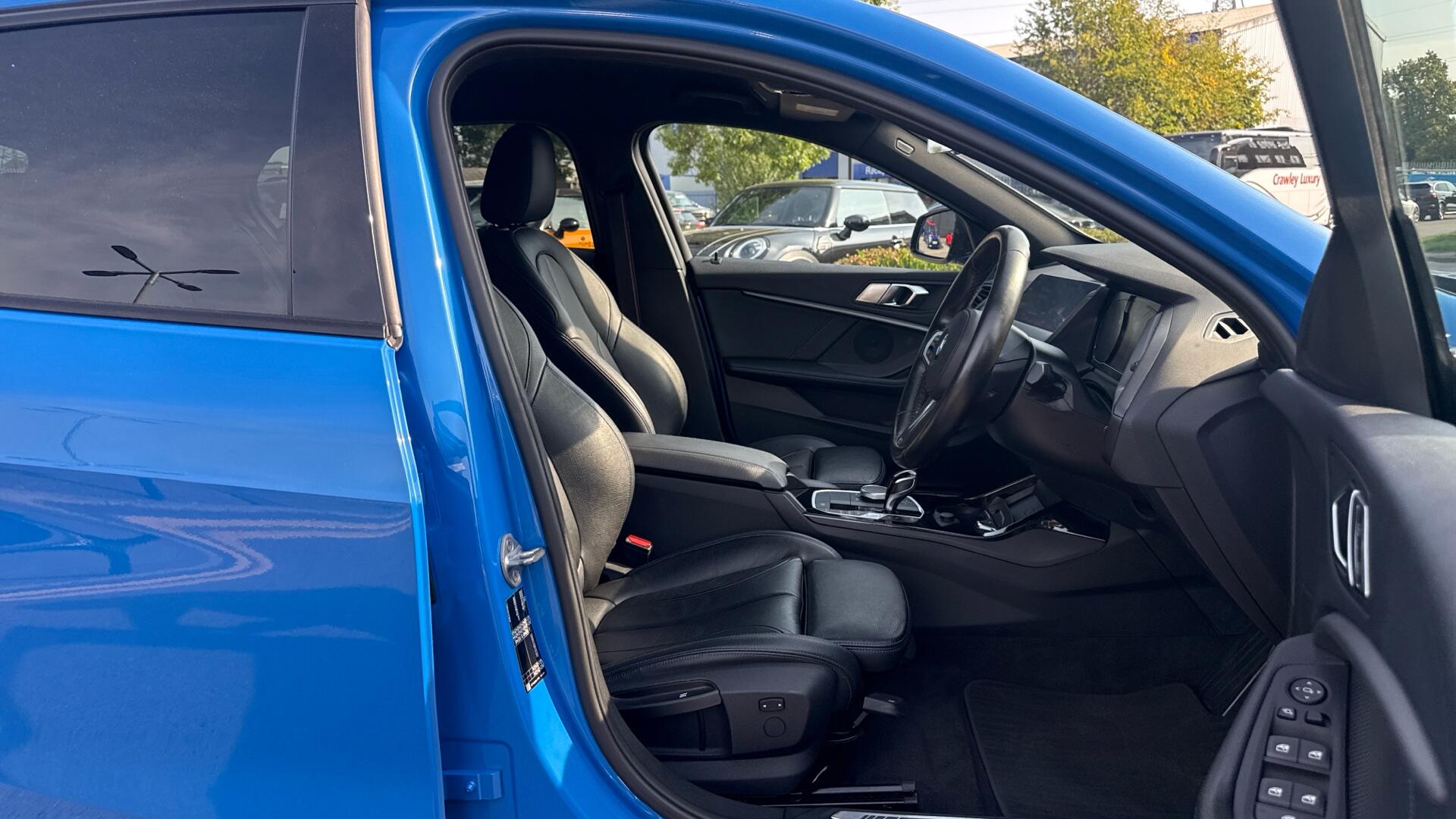 BMW 1 Series view 11