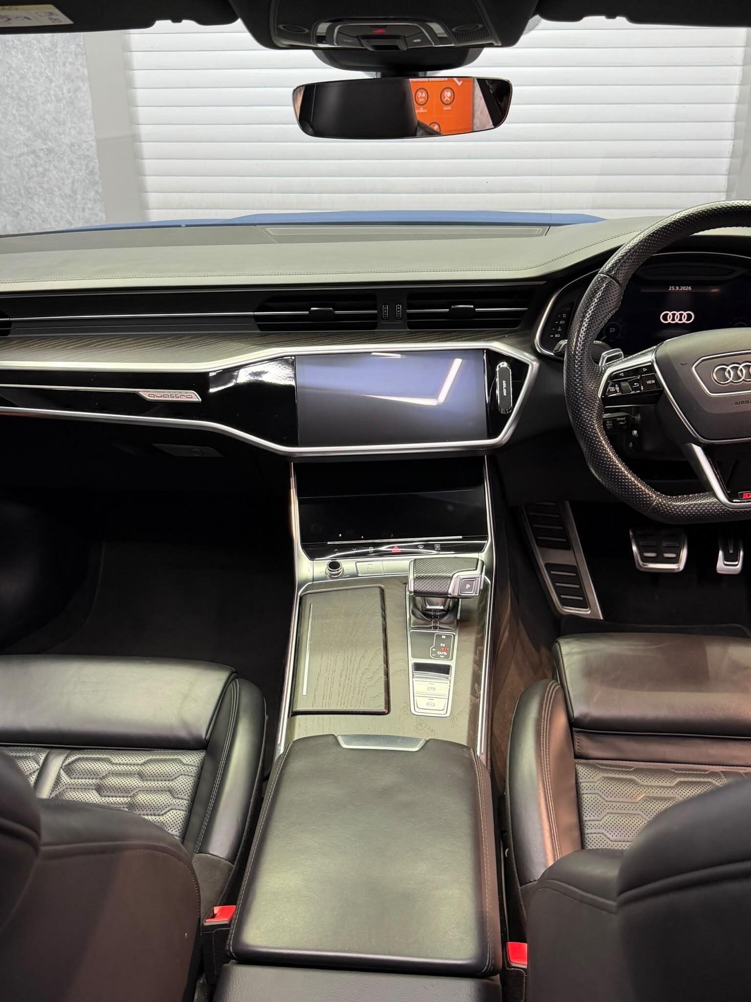 Audi RS7 view 10