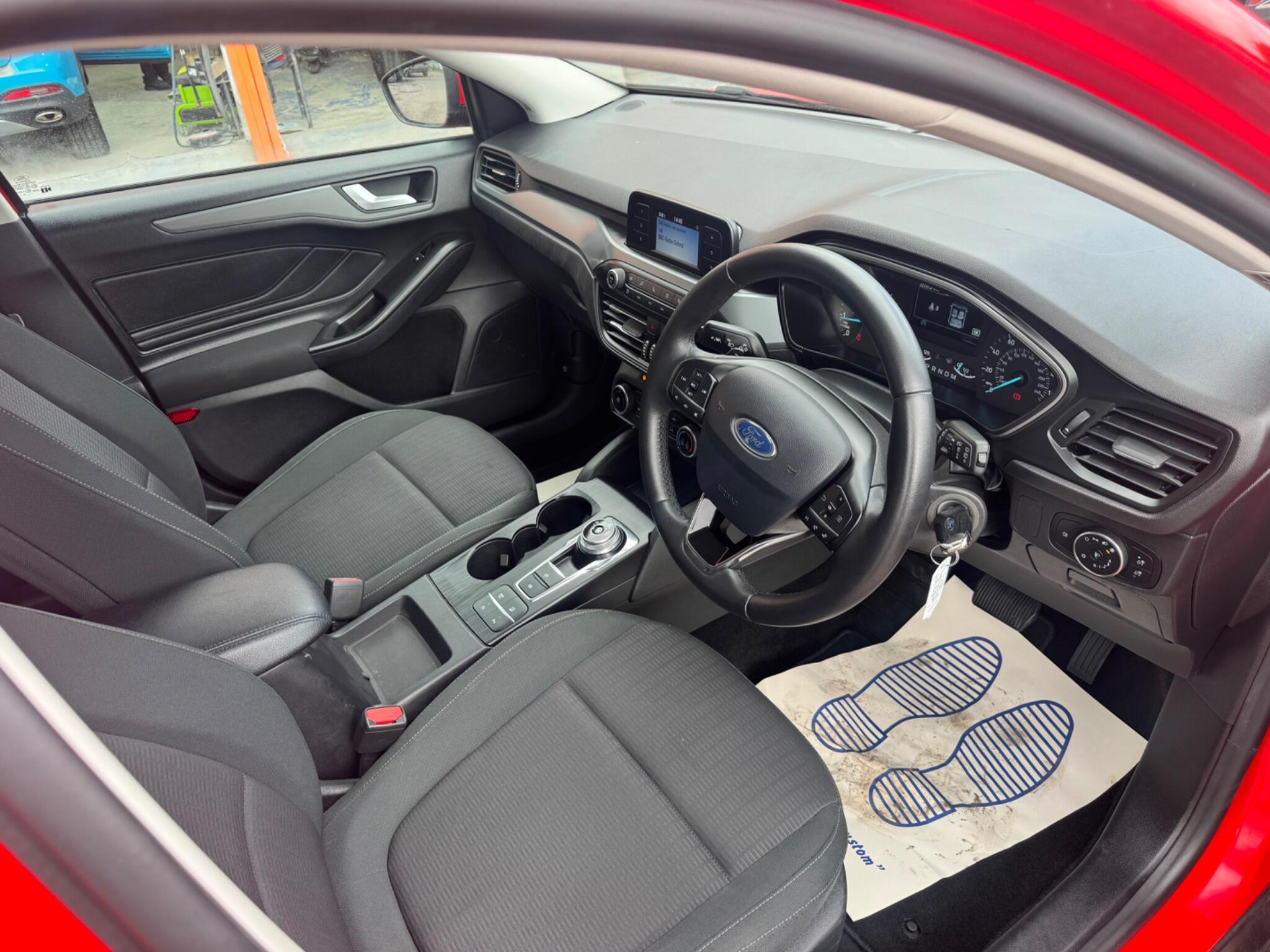 Ford Focus view 9