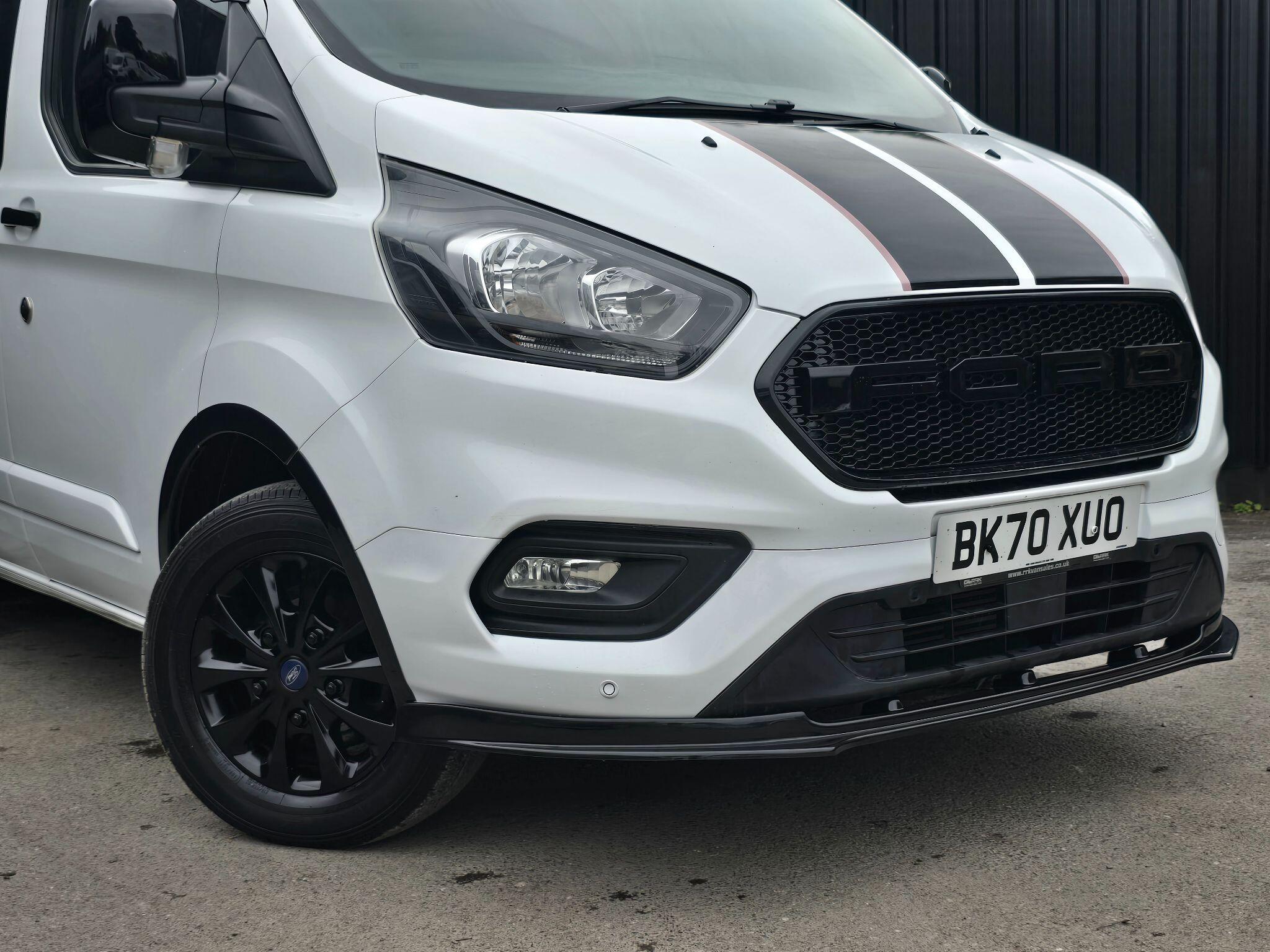 Ford Transit Custom view 9