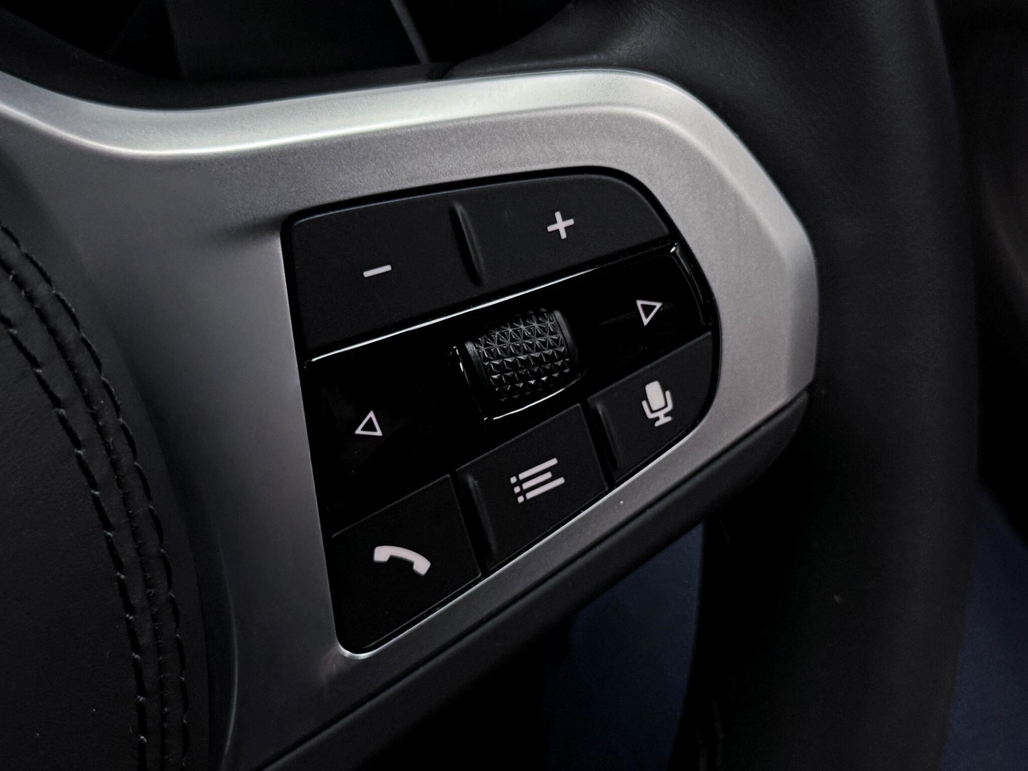 BMW 5 Series view 30