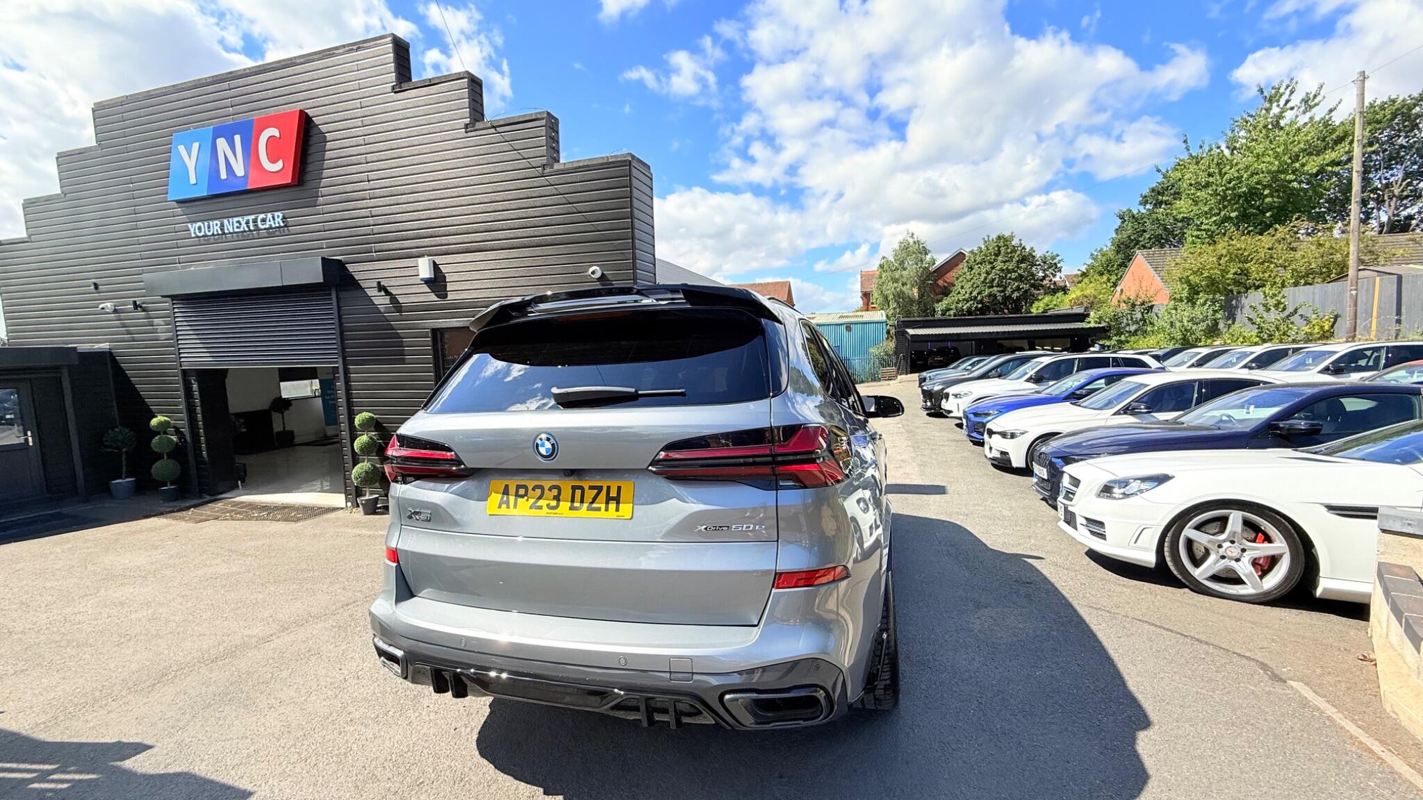 BMW X5 view 4