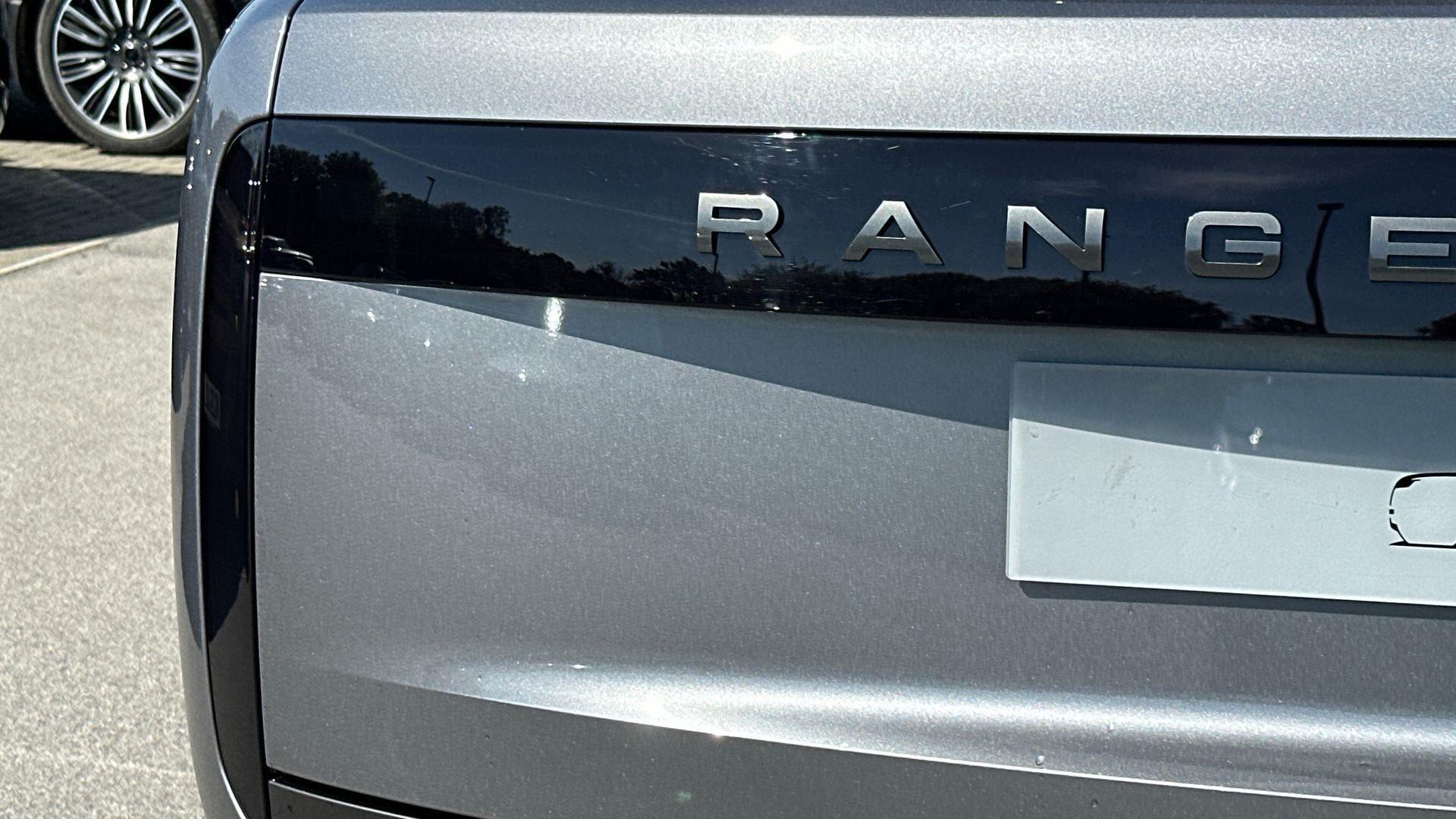 Land Rover Range Rover view 26