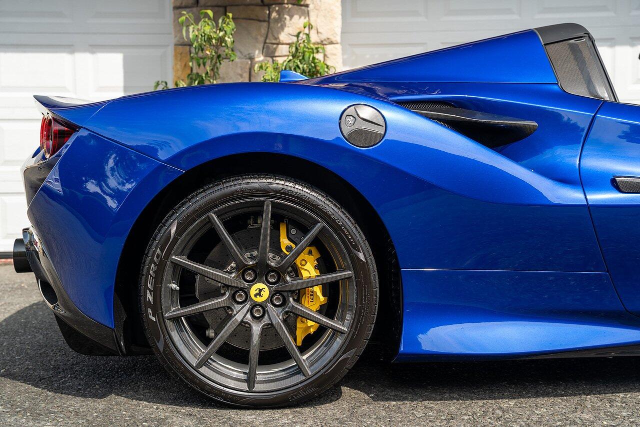 Ferrari F8 Tributo view 9