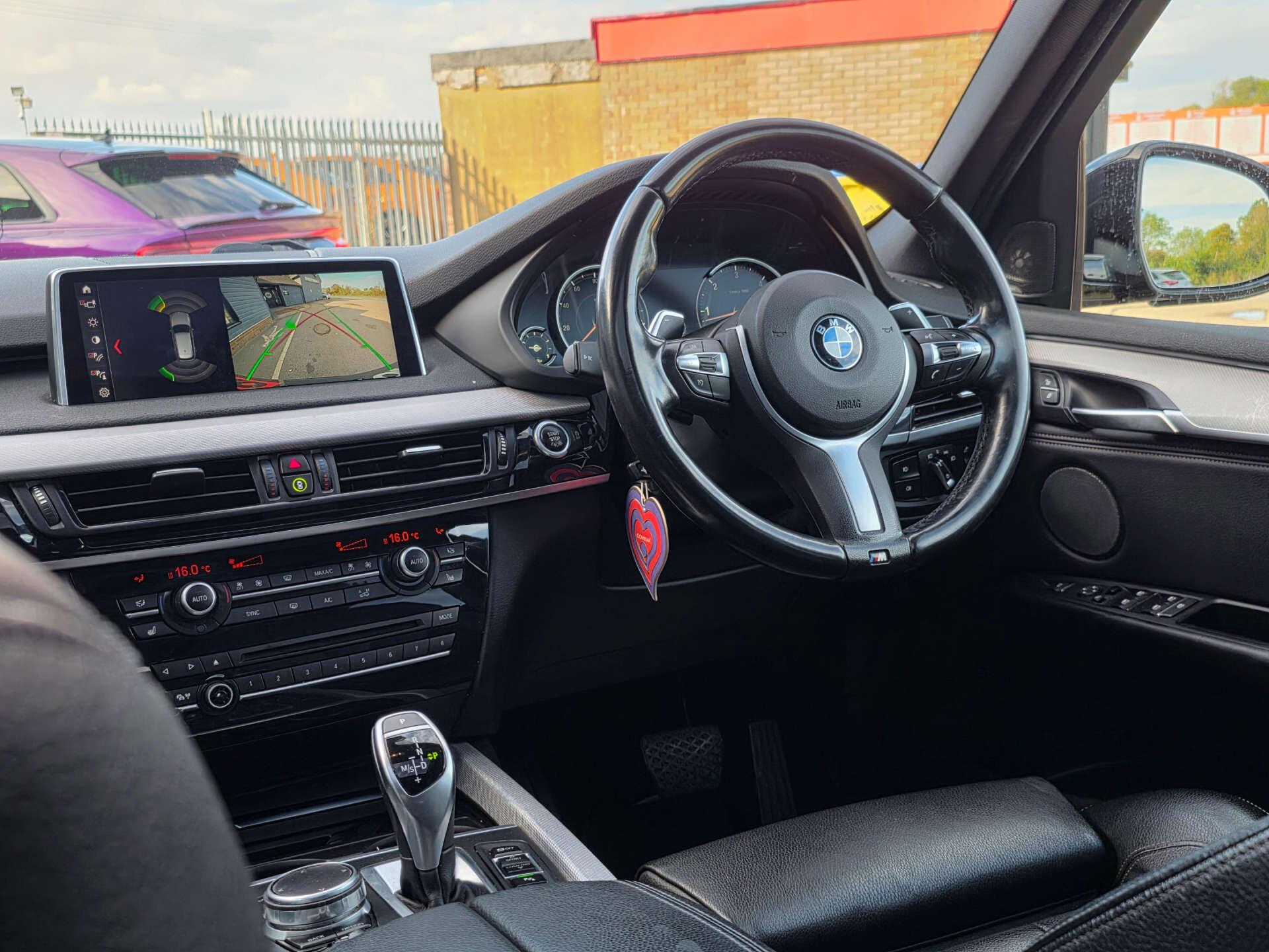BMW X5 view 16