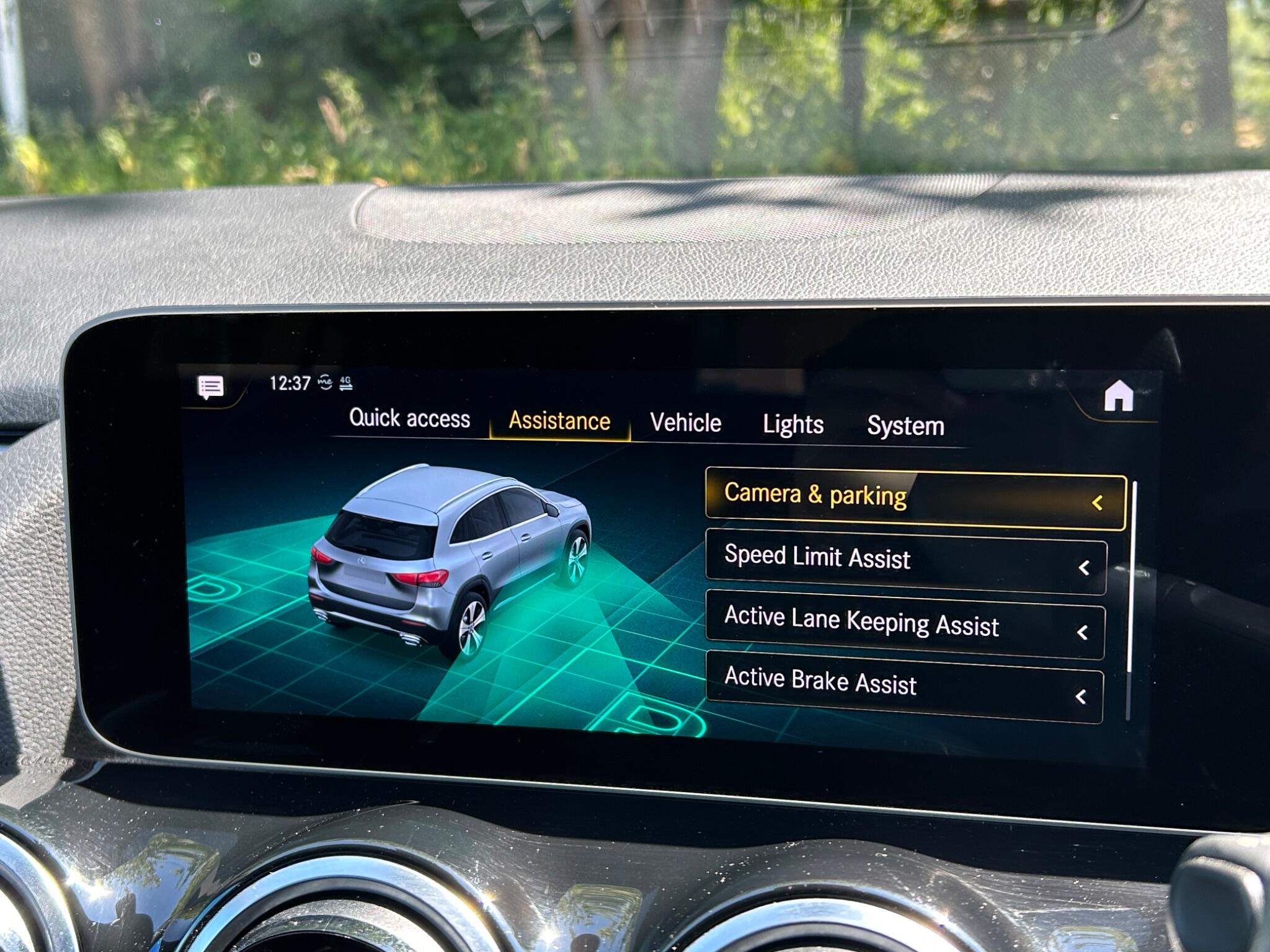 Mercedes-Benz Gla view 40