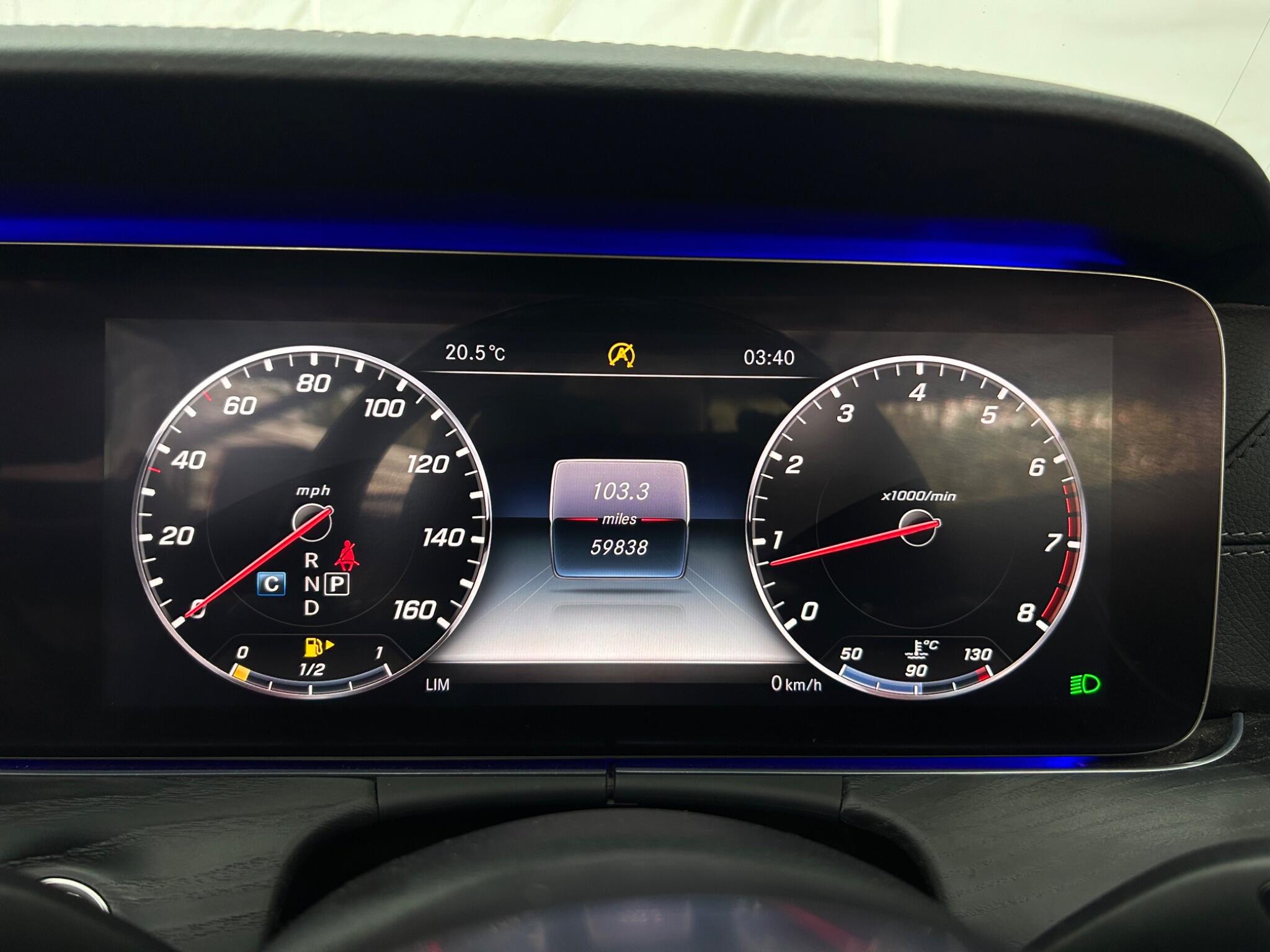 Mercedes-Benz E-Class view 40