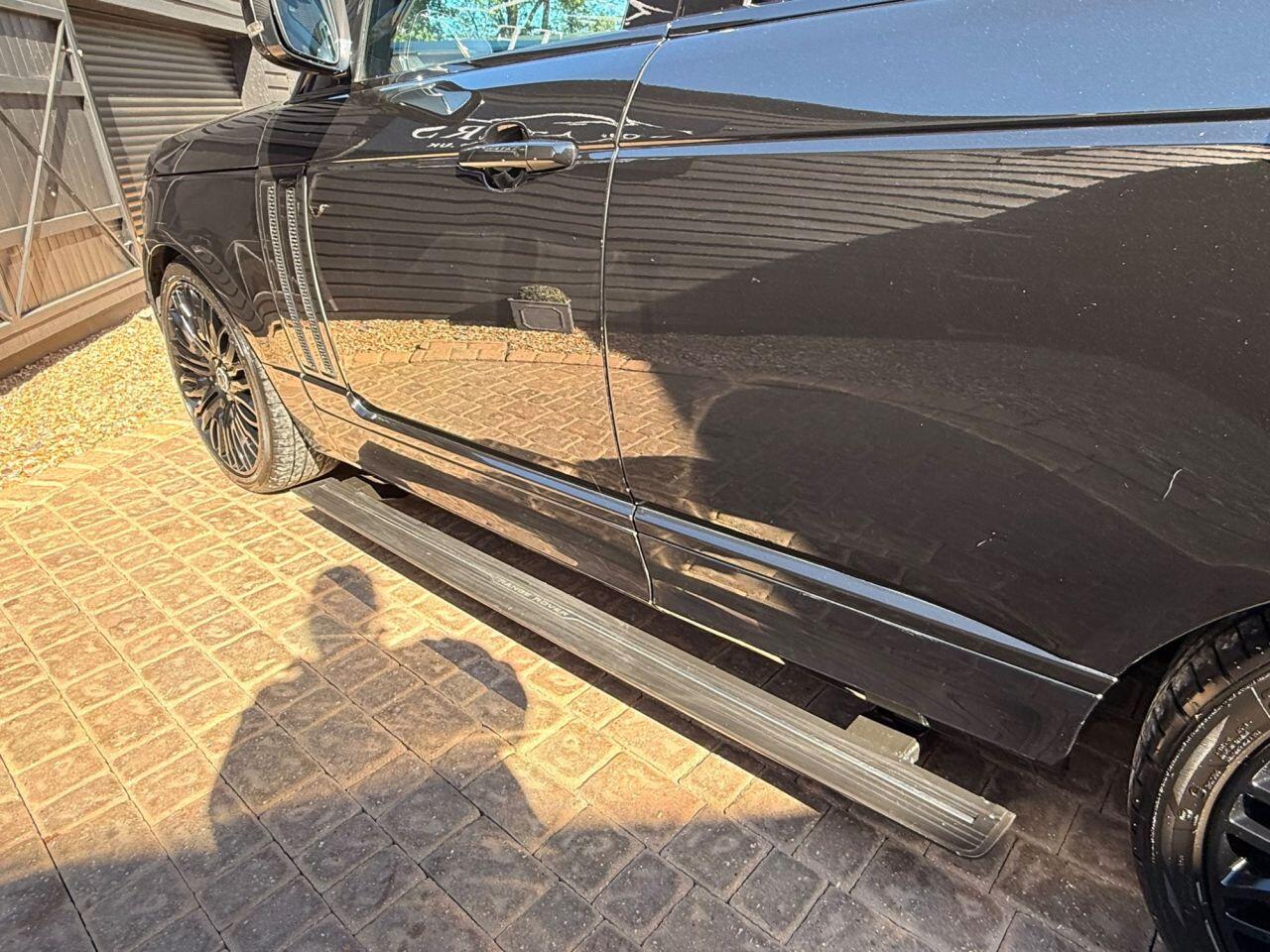Land Rover Range Rover view 19