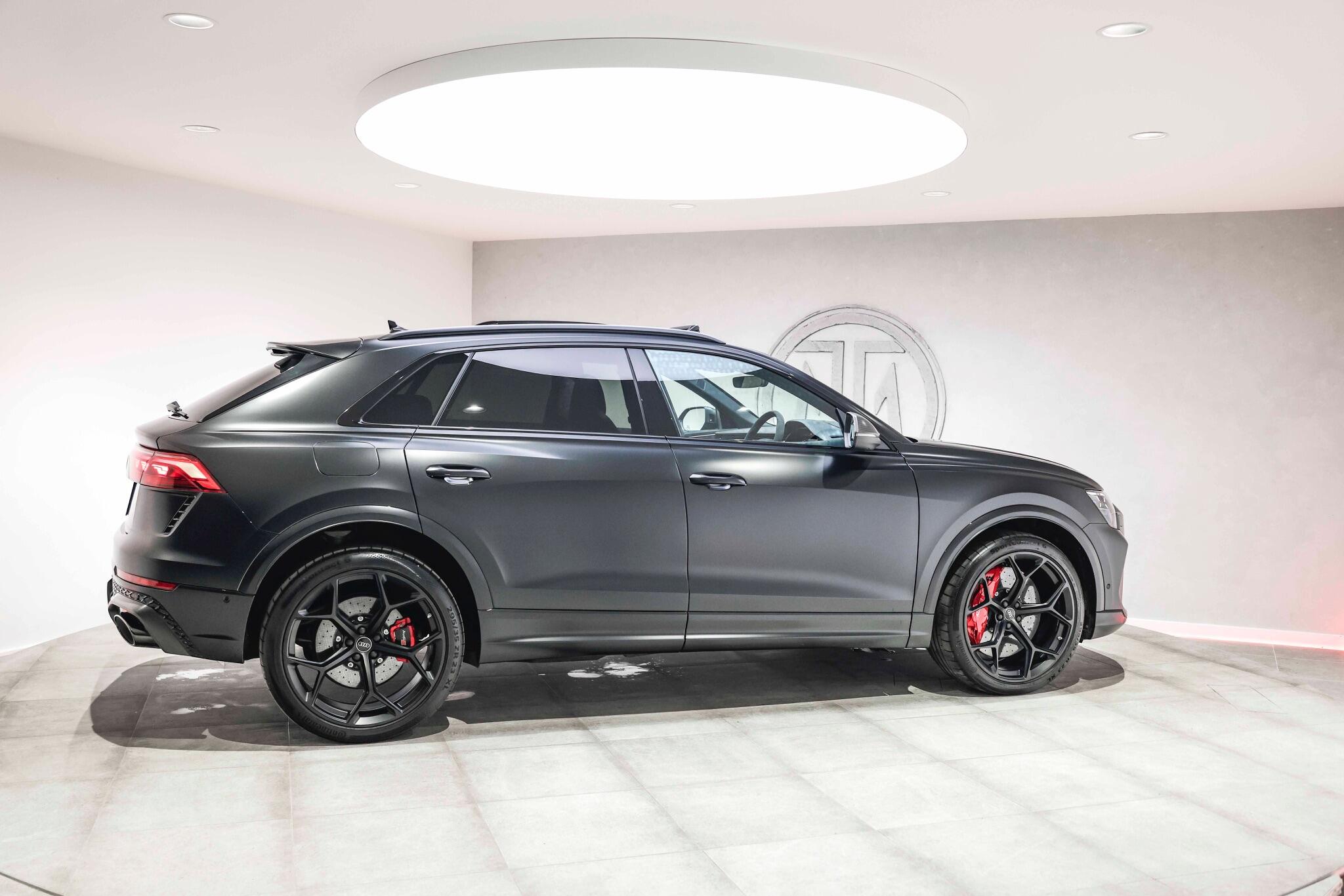 Audi RSQ8 view 22