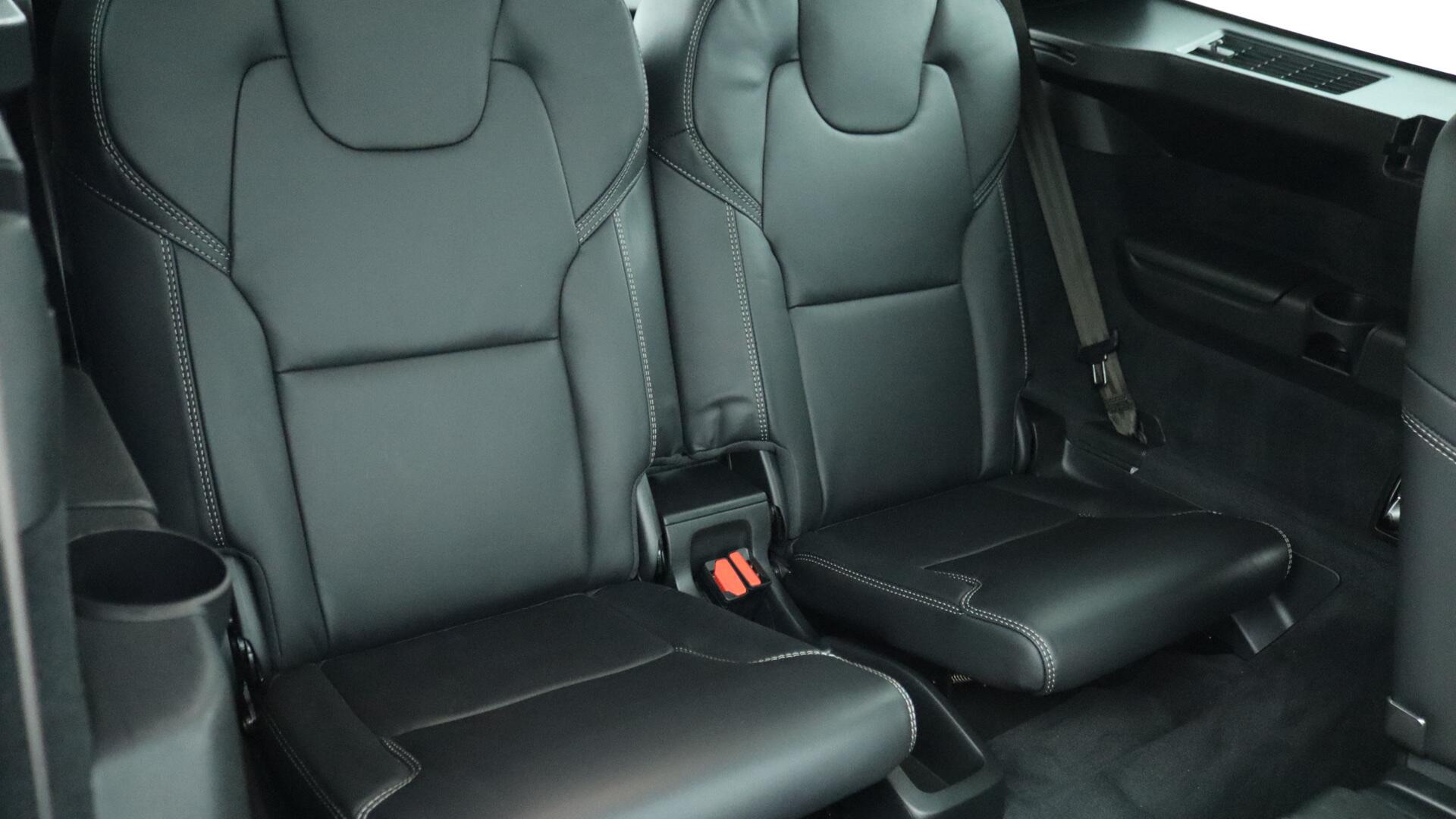 Volvo XC90 view 49