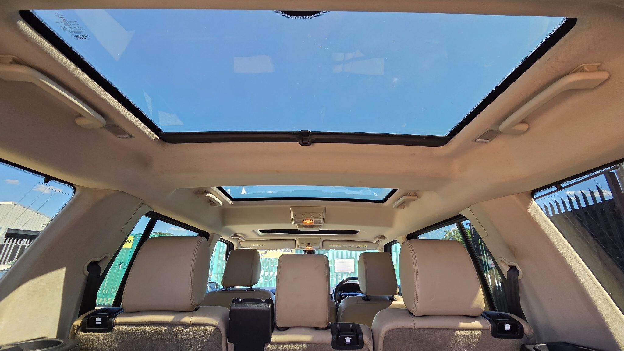 Land Rover Discovery 4 view 15