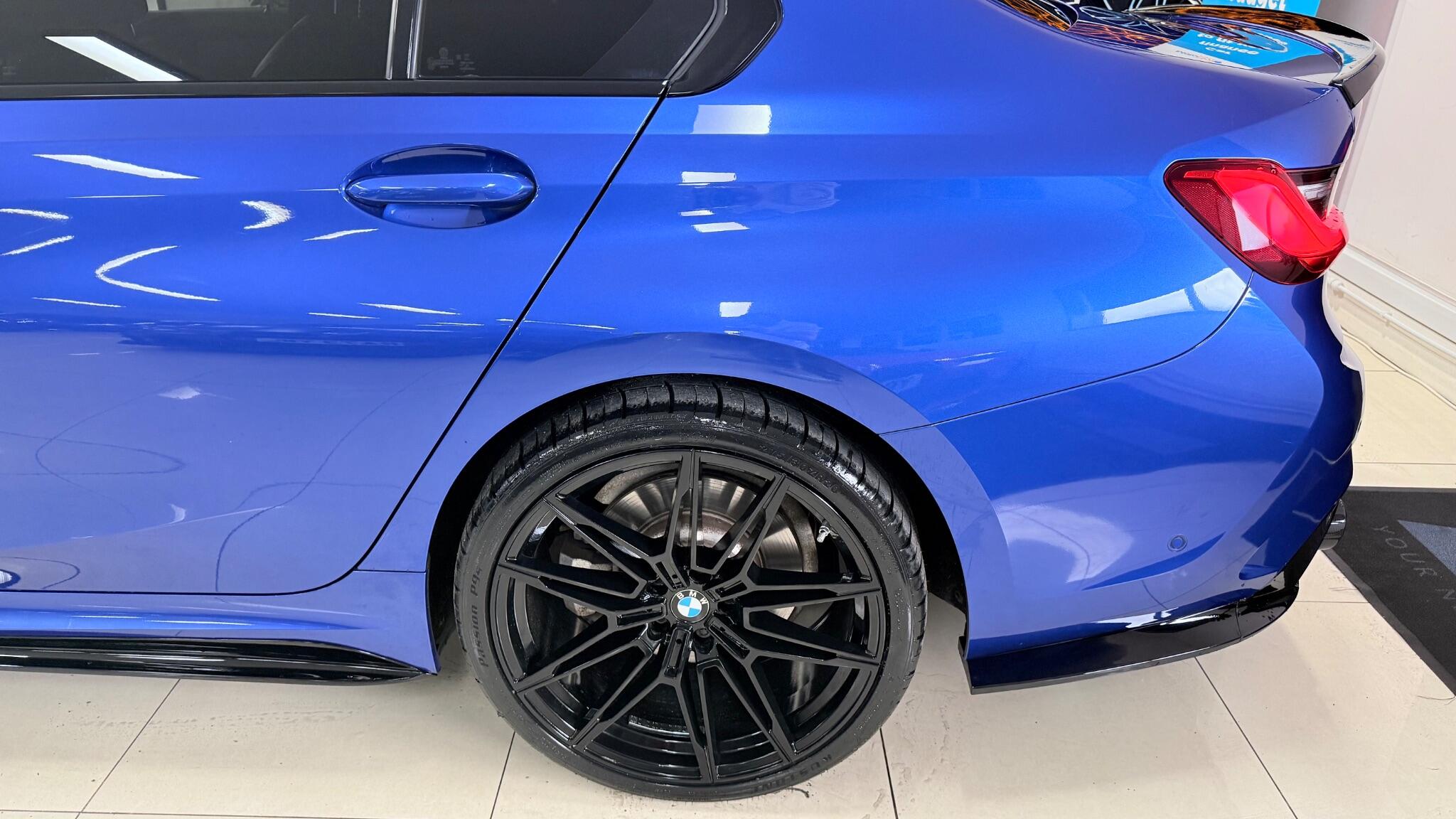 BMW 3 Series view 35
