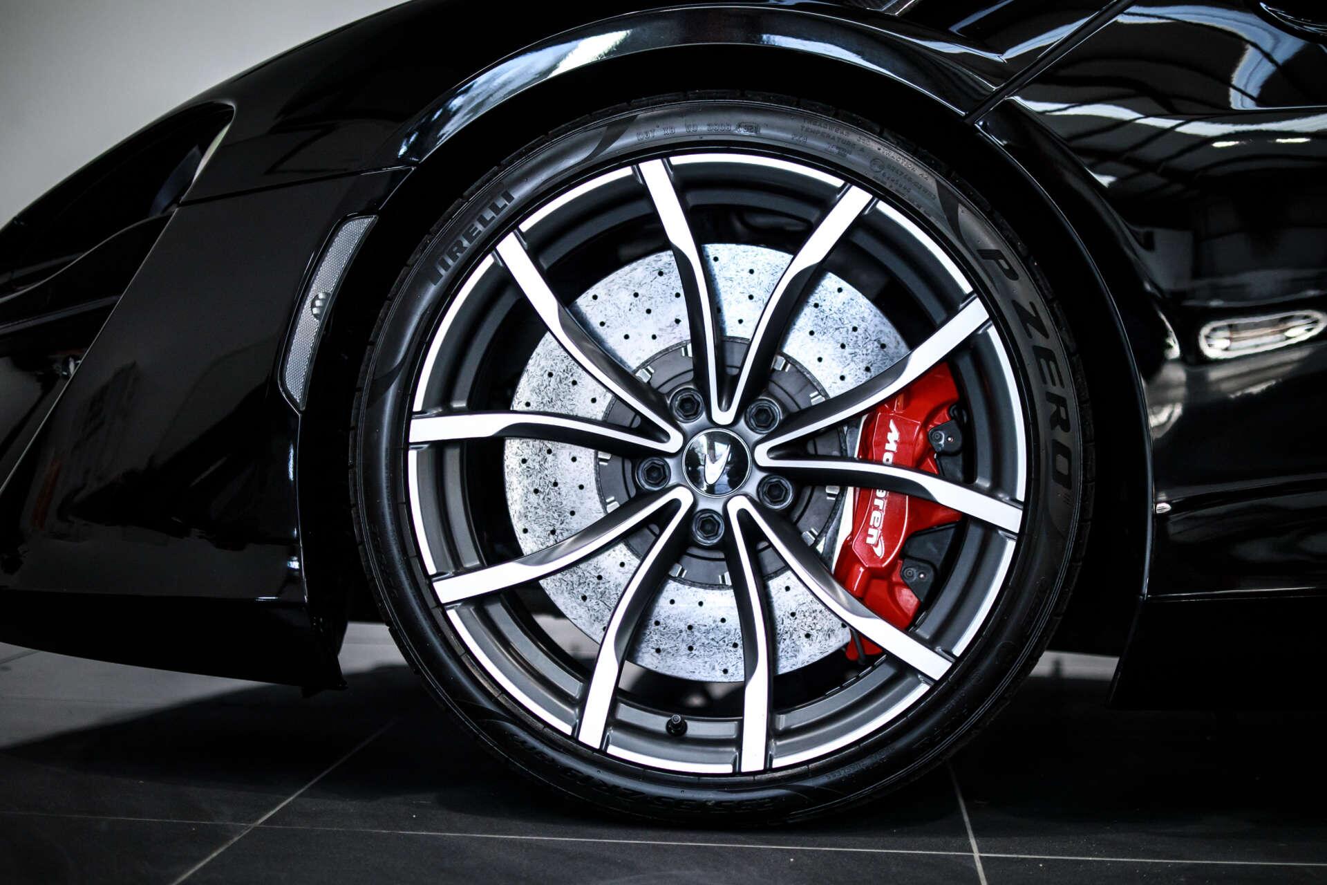McLaren Artura view 9