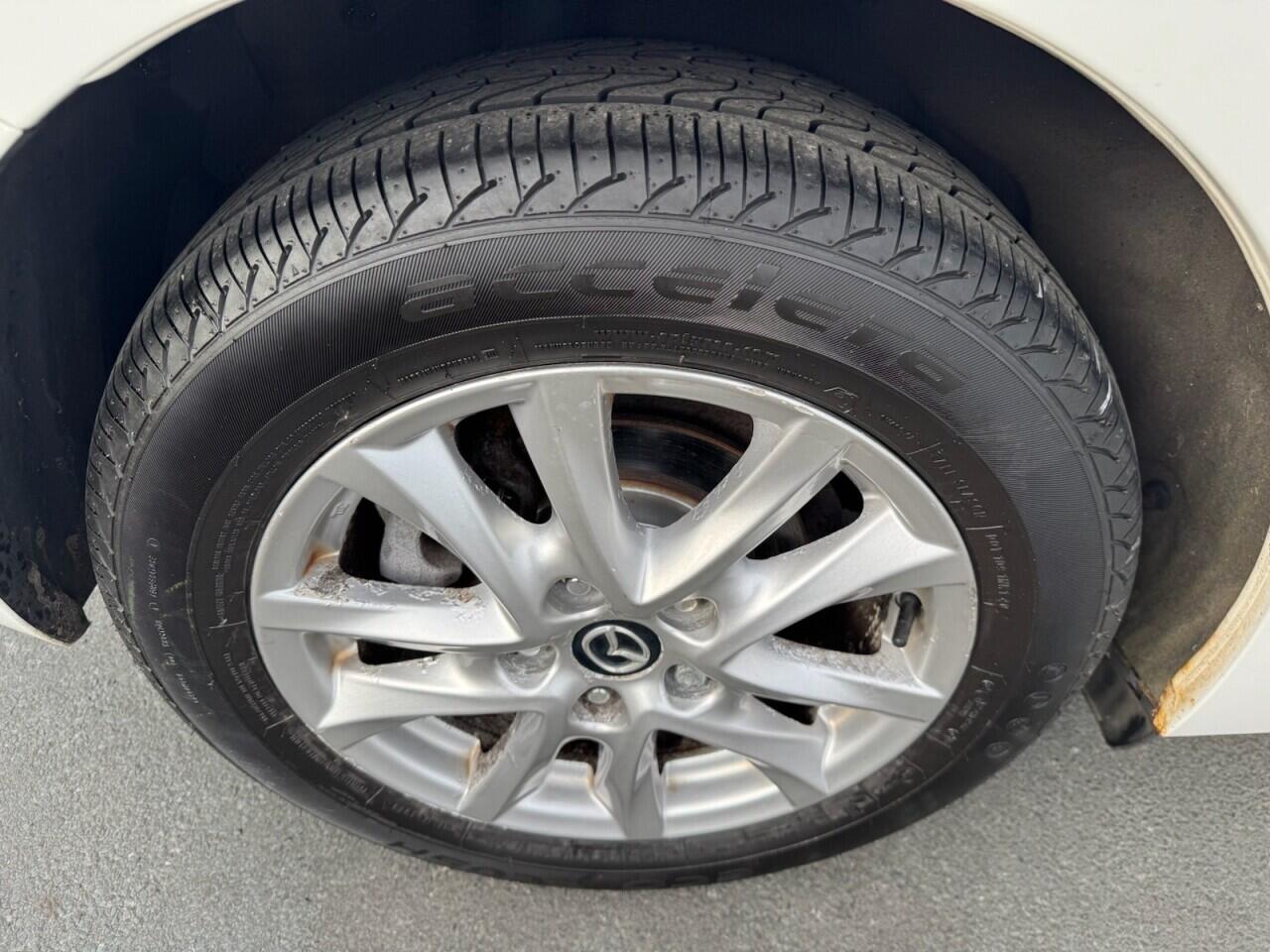 Mazda Mazda3 view 19