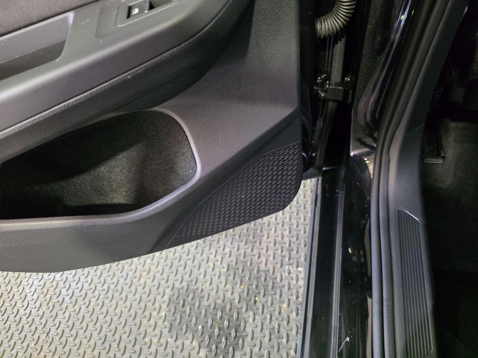 Volkswagen Golf view 53