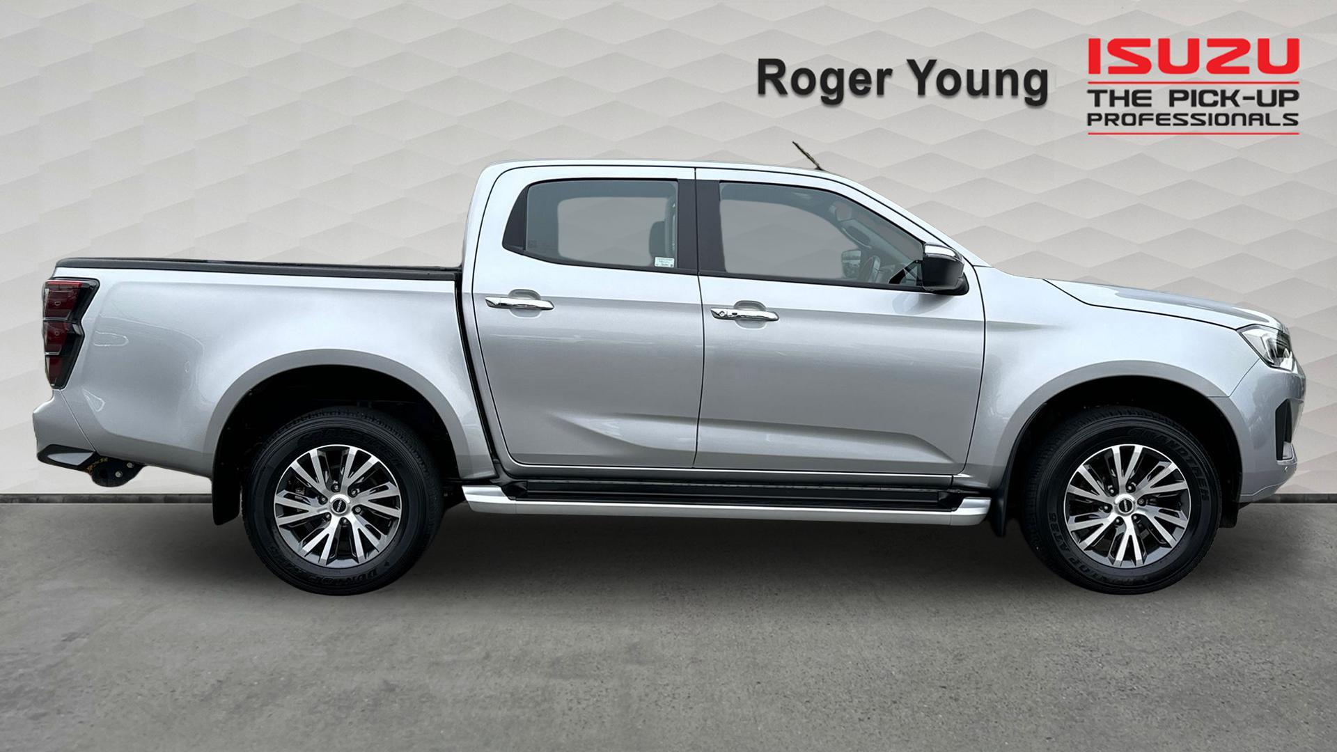 Isuzu D-Max view 5
