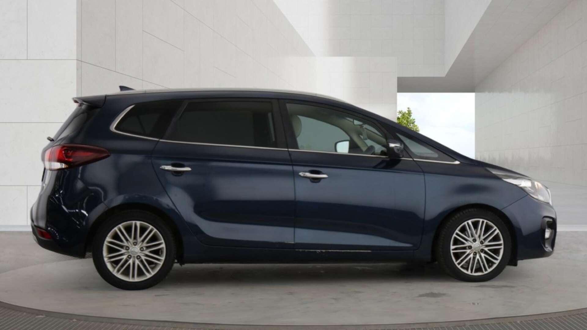 Kia Carens view 11