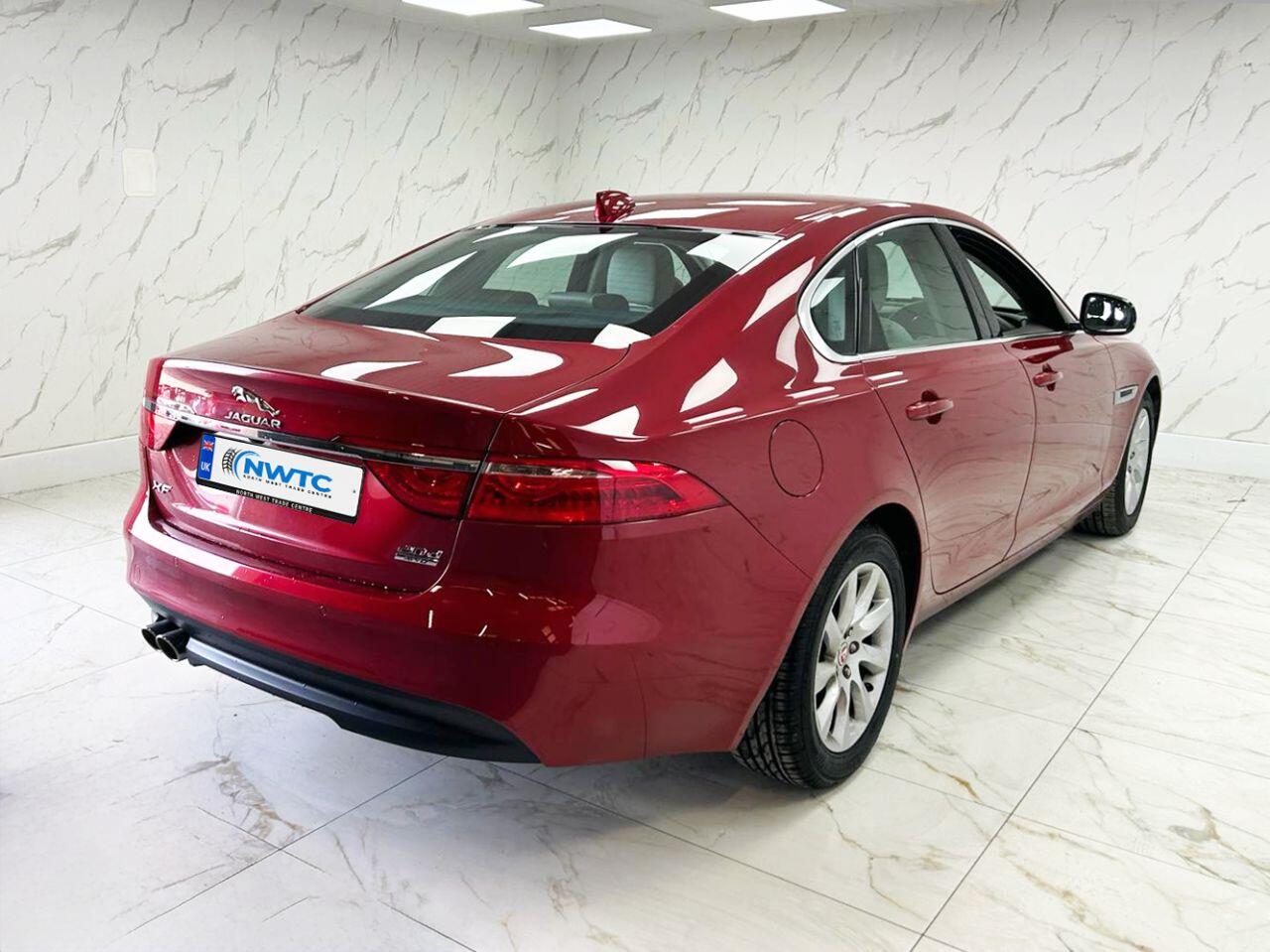 Jaguar XF view 11