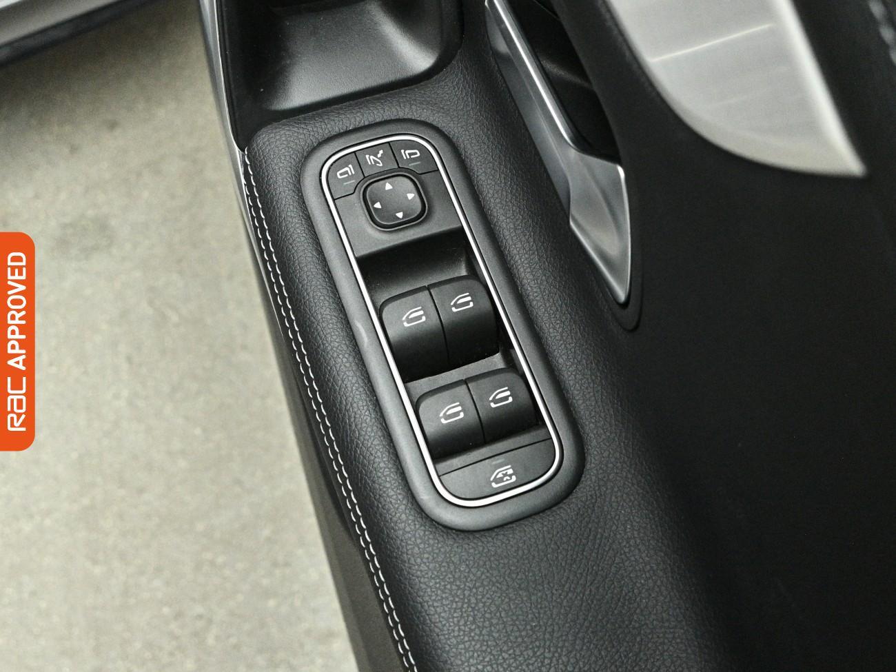 Mercedes-Benz A-Class view 25