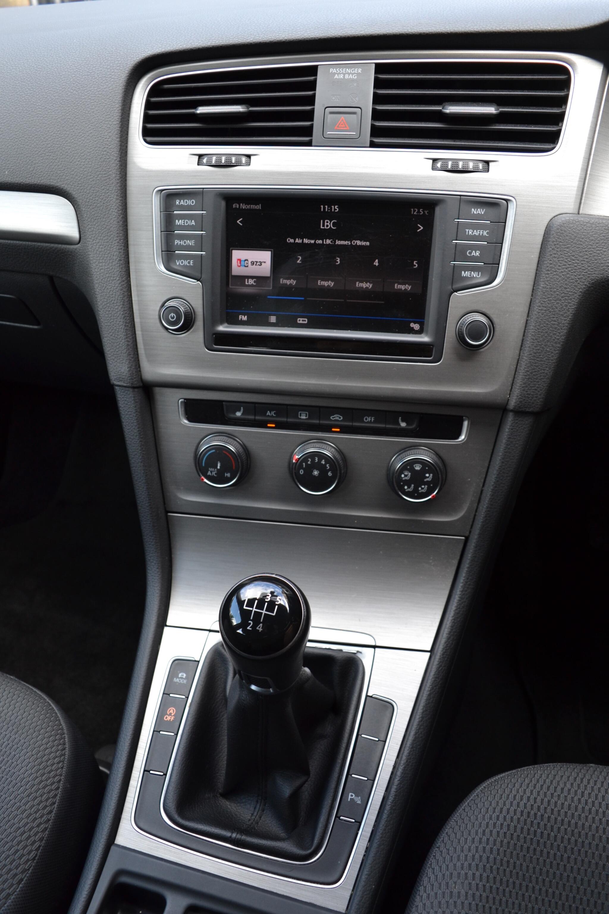 Volkswagen Golf view 18