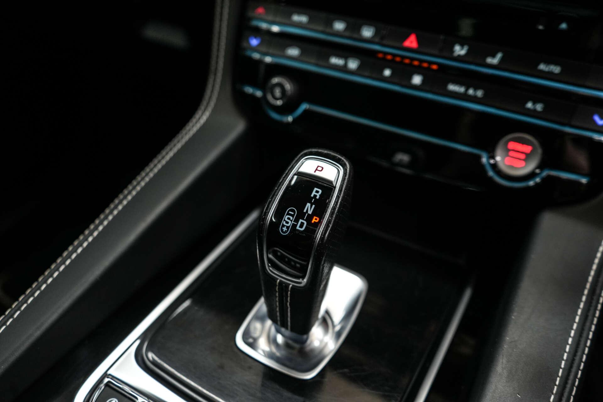 Jaguar F-Pace view 29