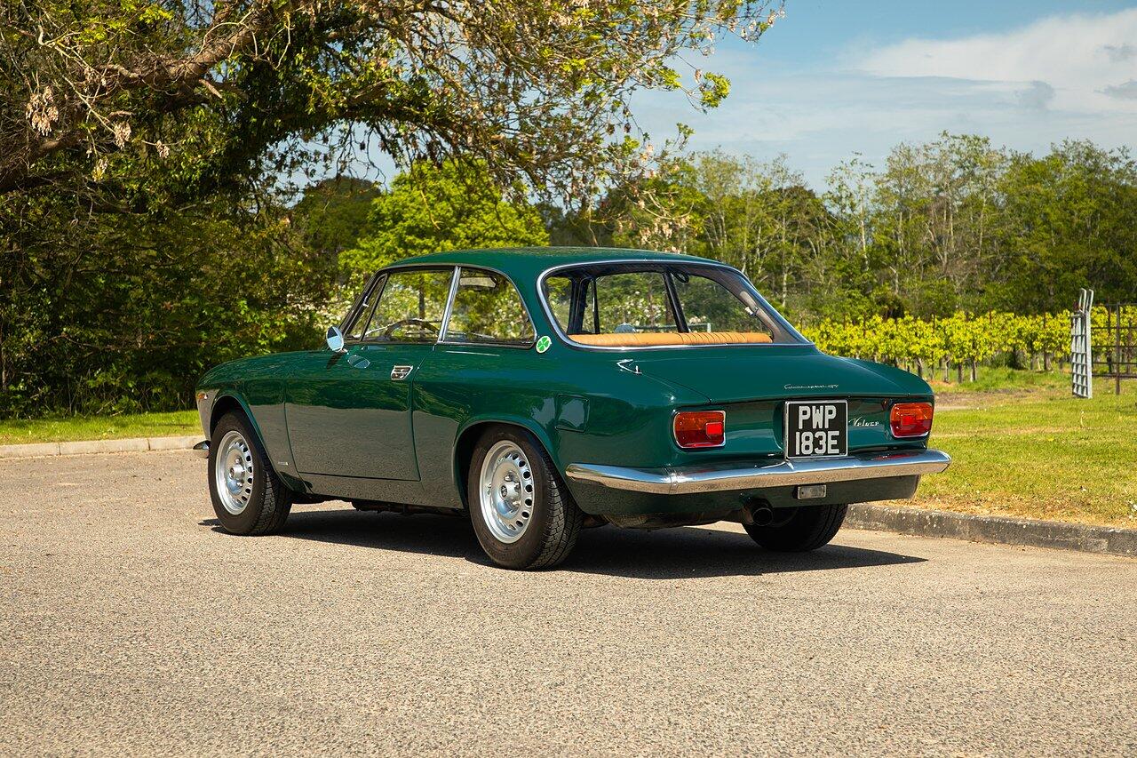 Alfa Romeo Giulia view 106