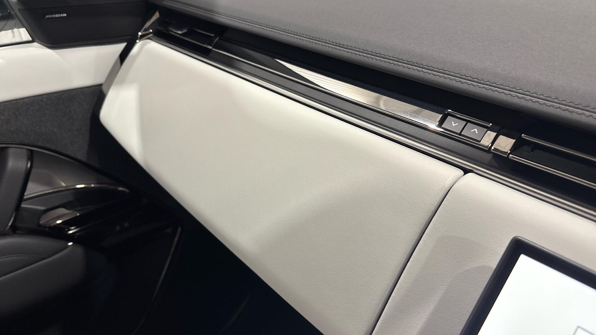 Land Rover Range Rover Sport view 45
