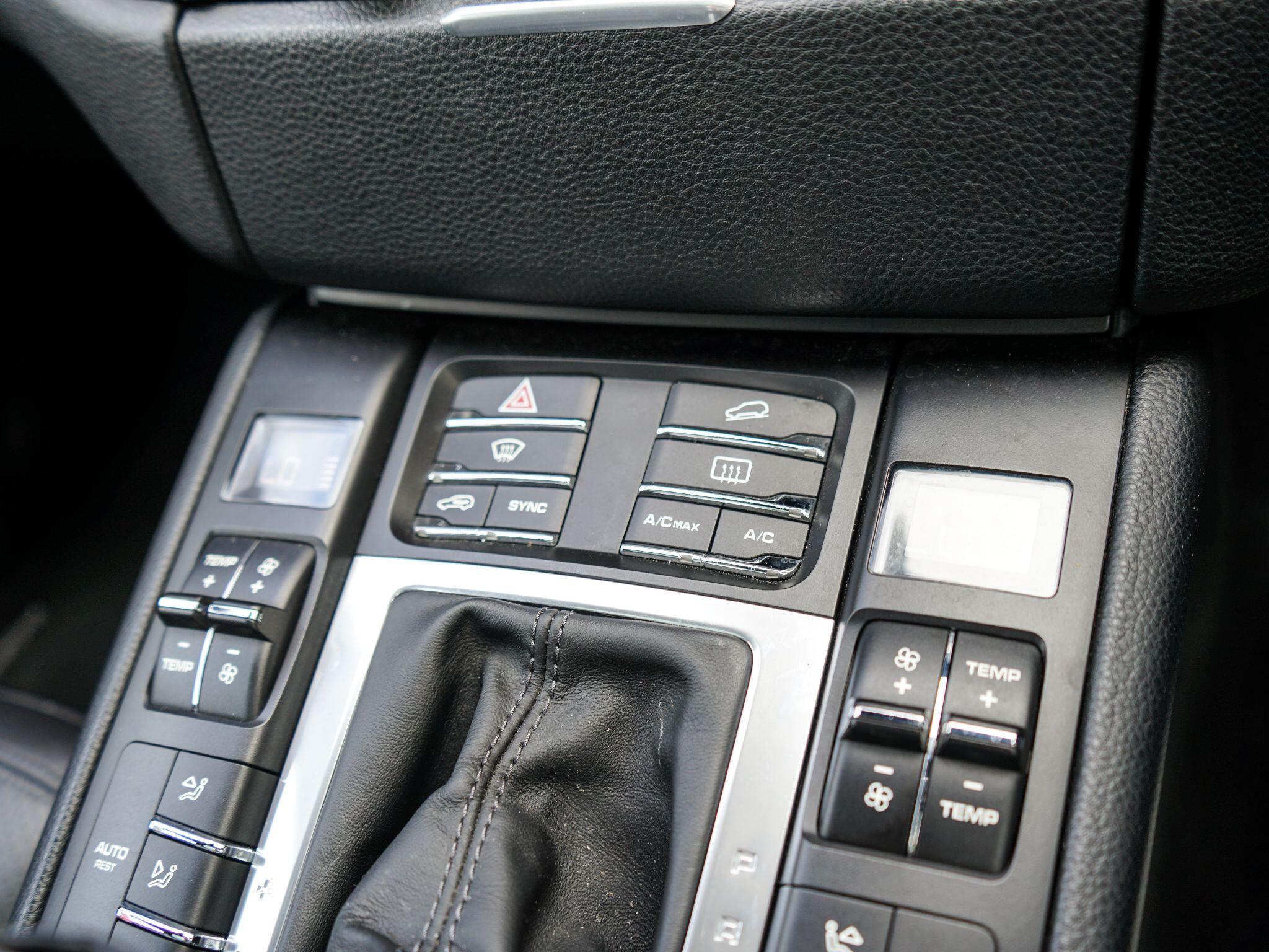 Porsche Macan view 27