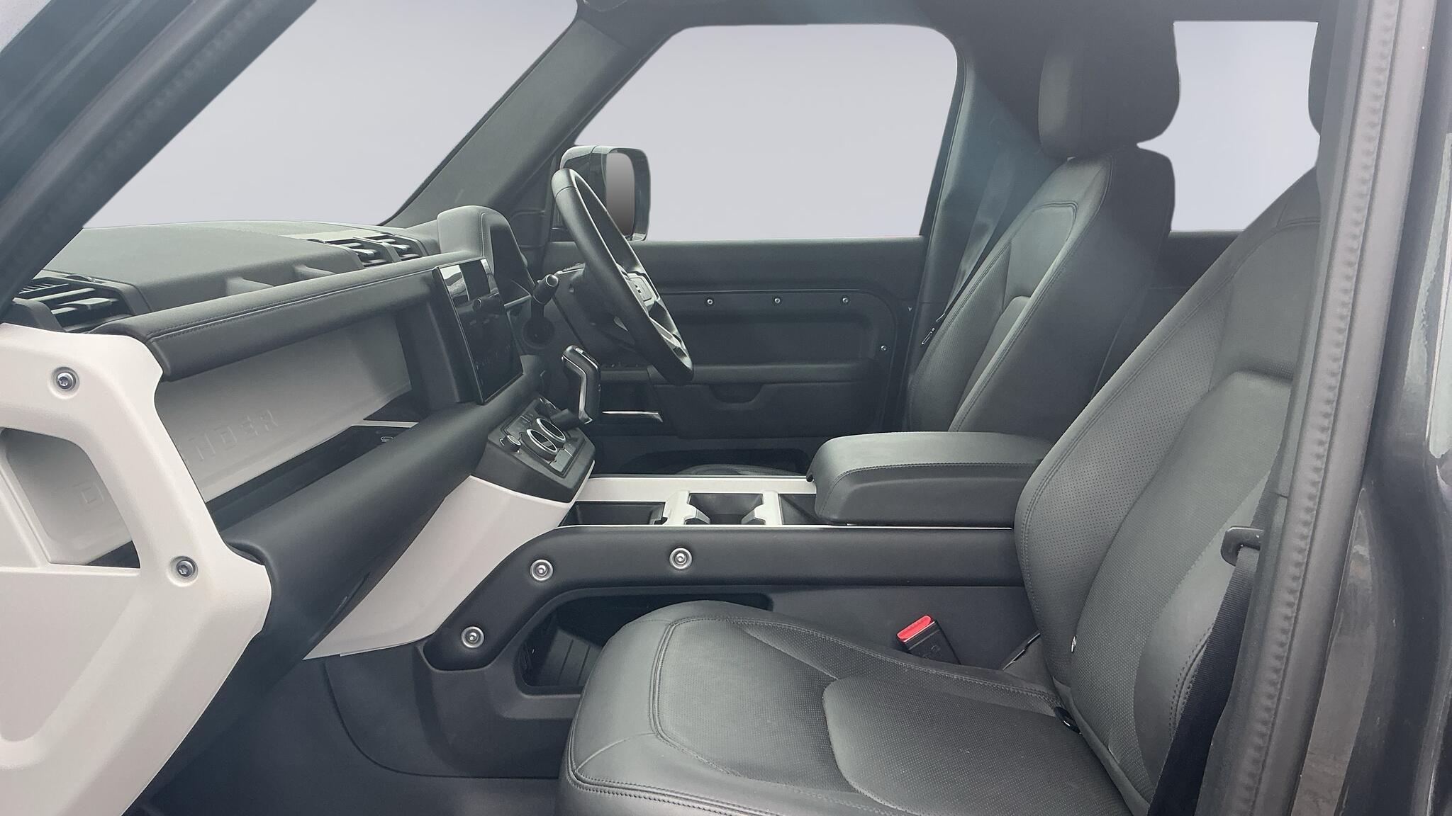 Land Rover Defender view 3