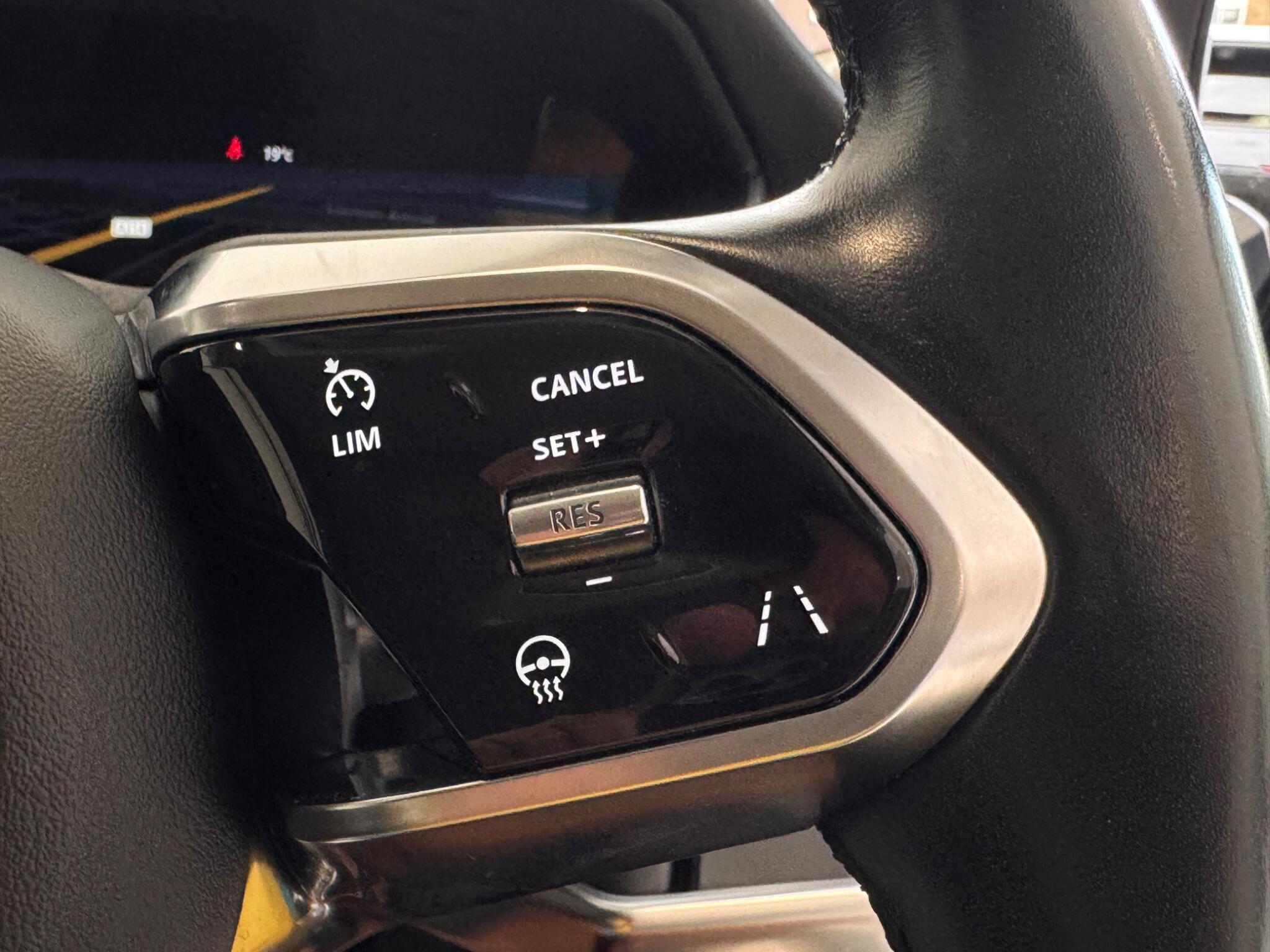 Jaguar I-Pace view 14