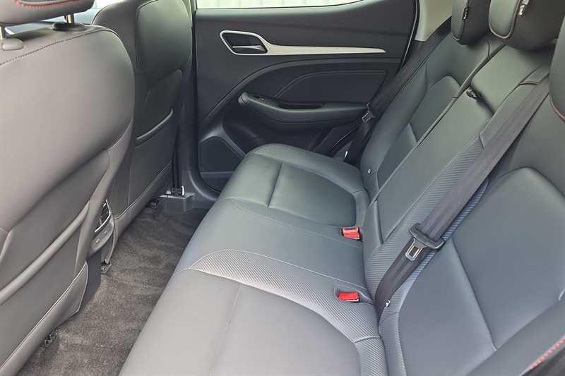 MG ZS view 25