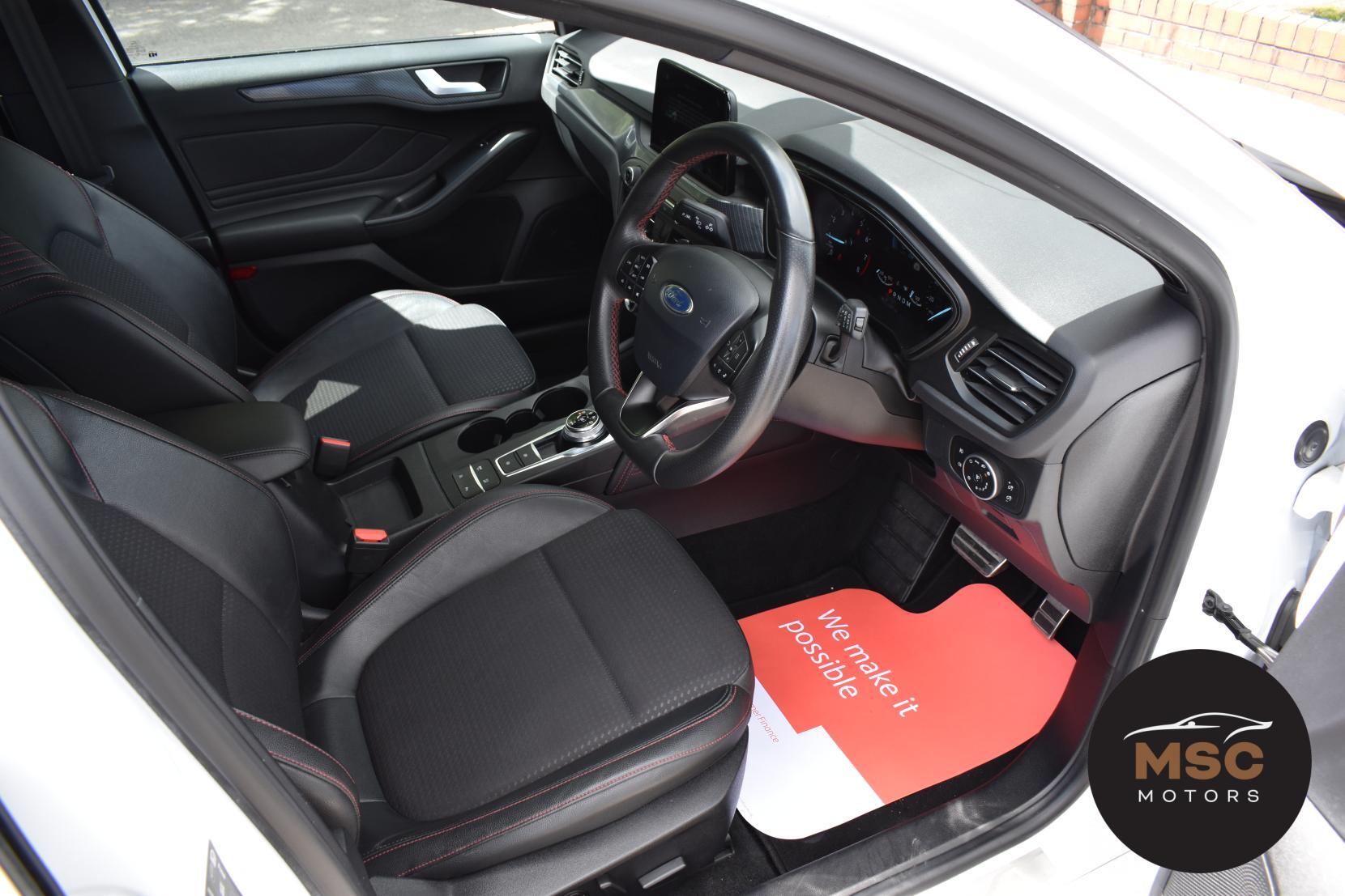 Ford Focus view 32
