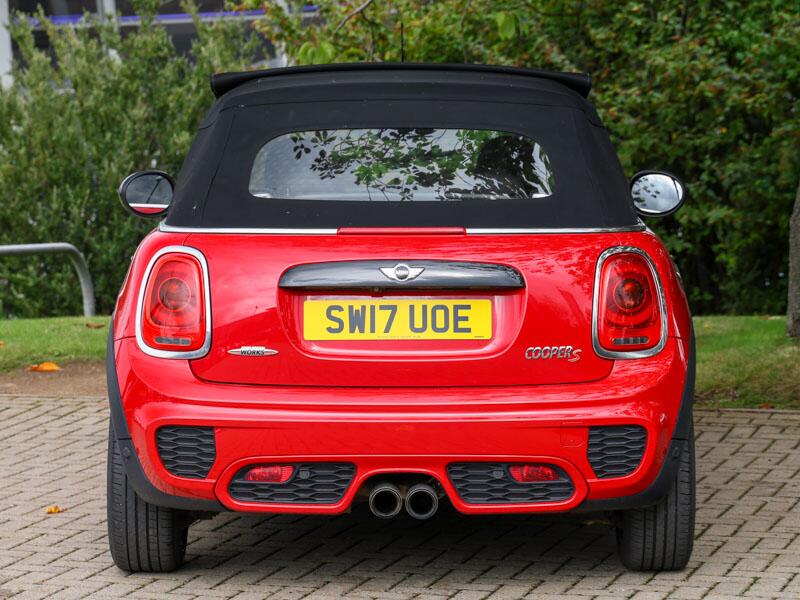 MINI Convertible view 14