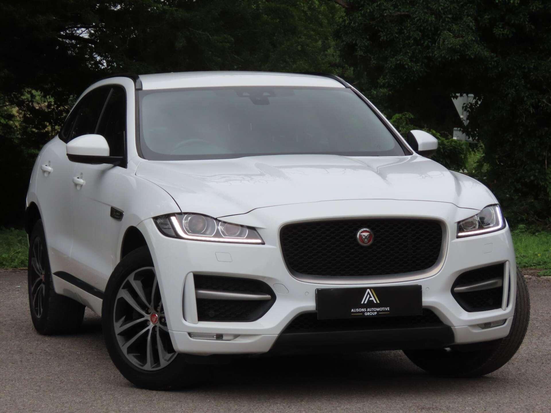 Jaguar F-Pace view 3